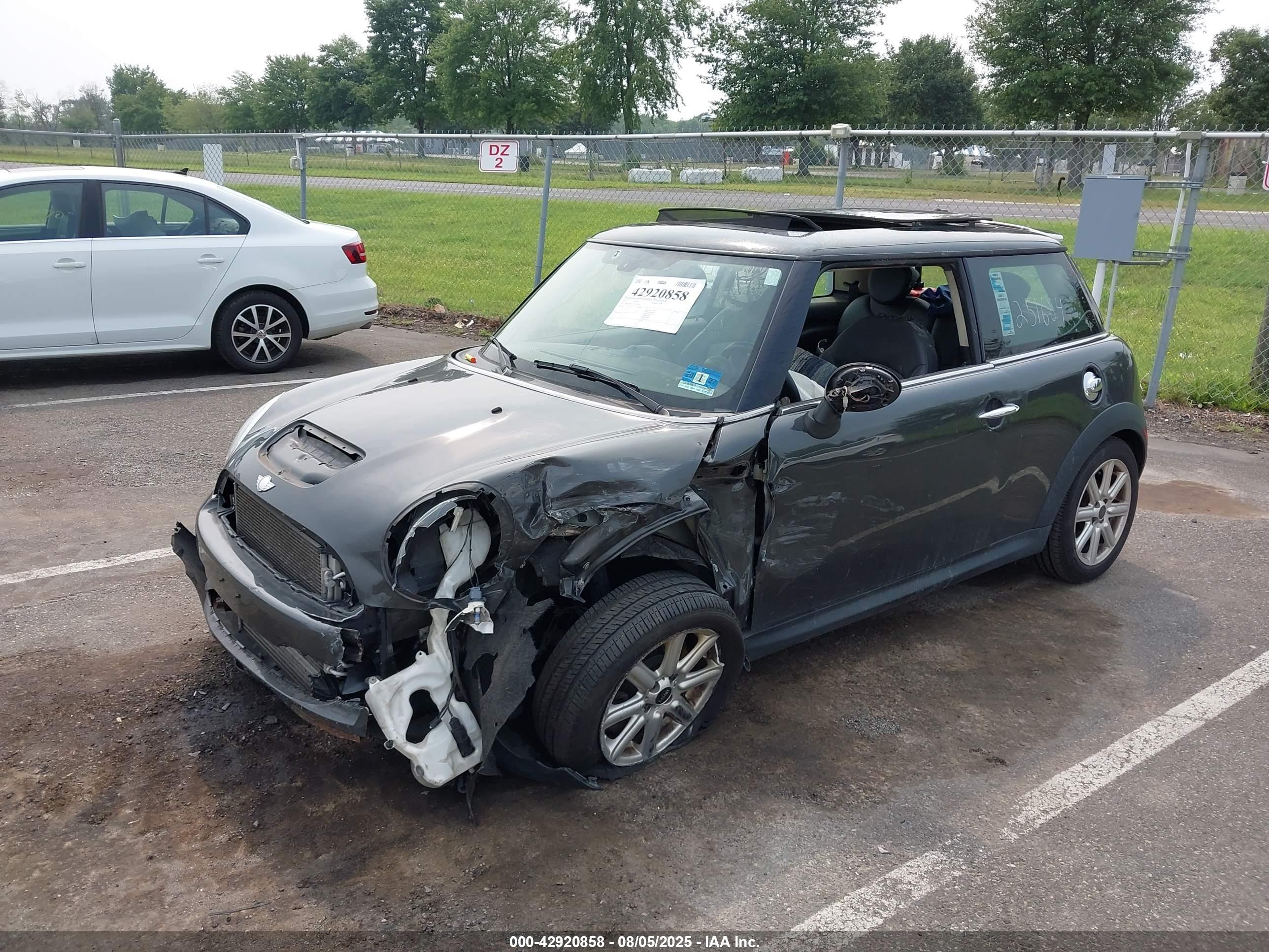 MINI HARDTOP image 2