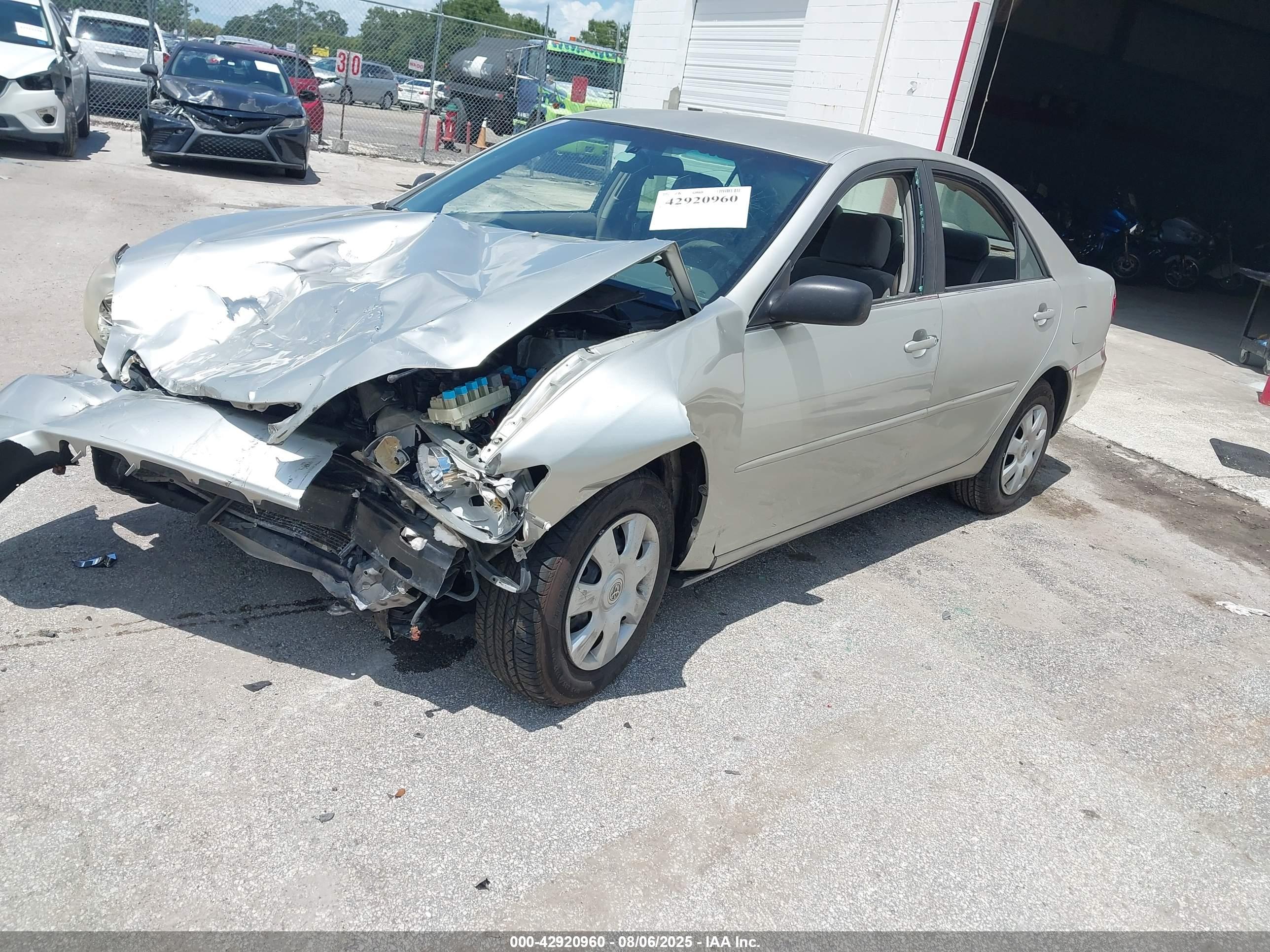 TOYOTA CAMRY image 2