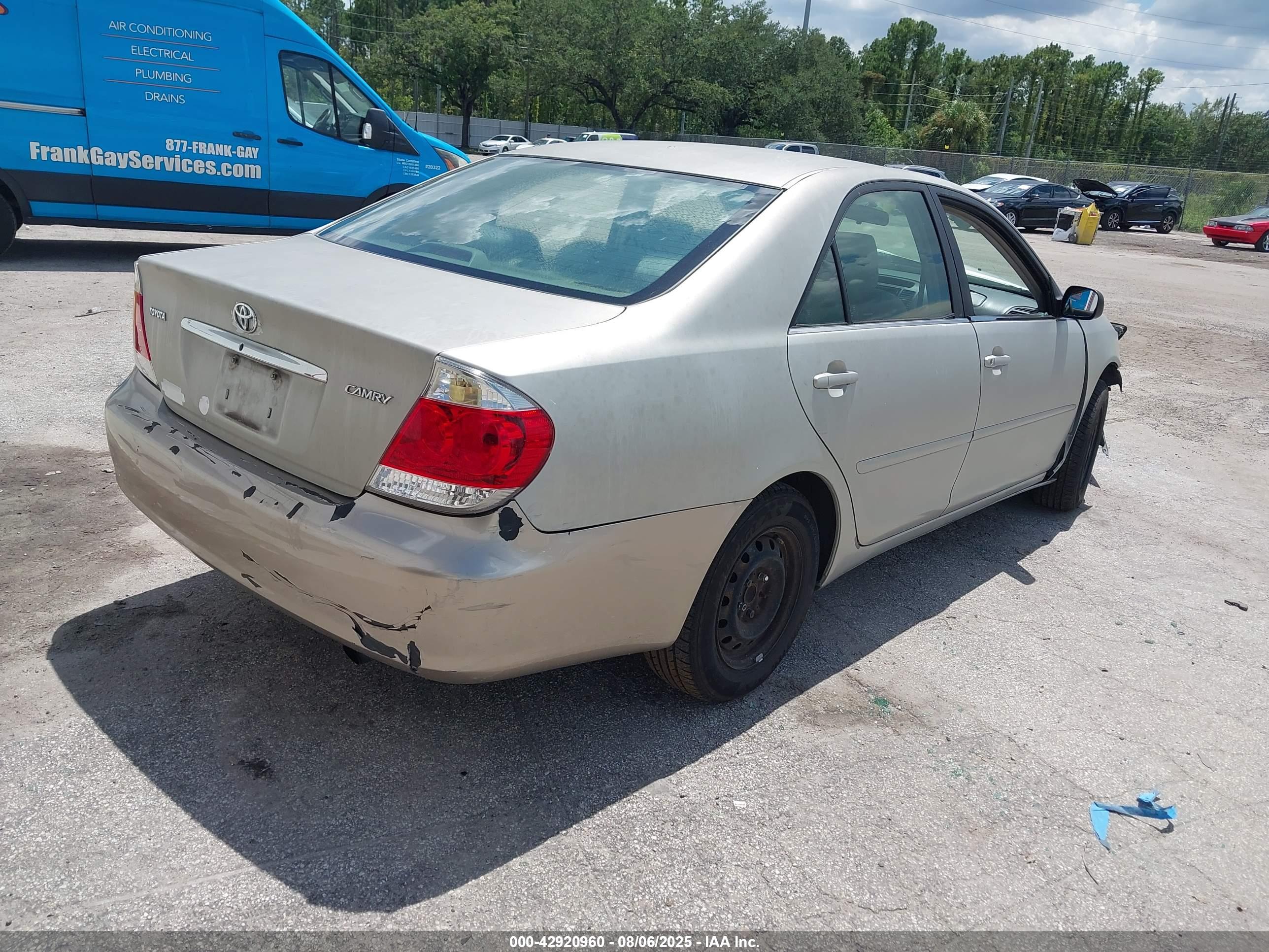 TOYOTA CAMRY image 4