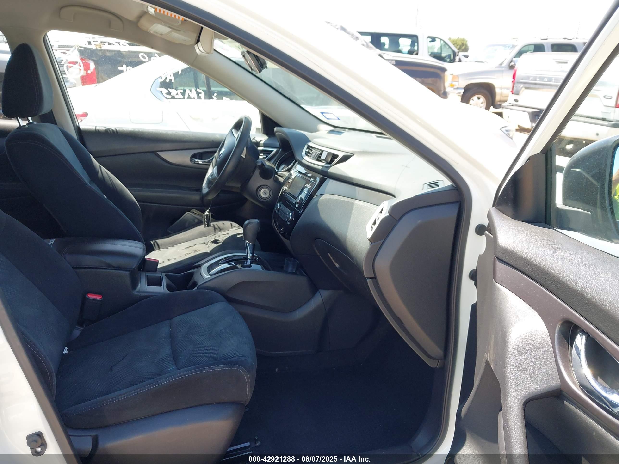 NISSAN ROGUE image 5