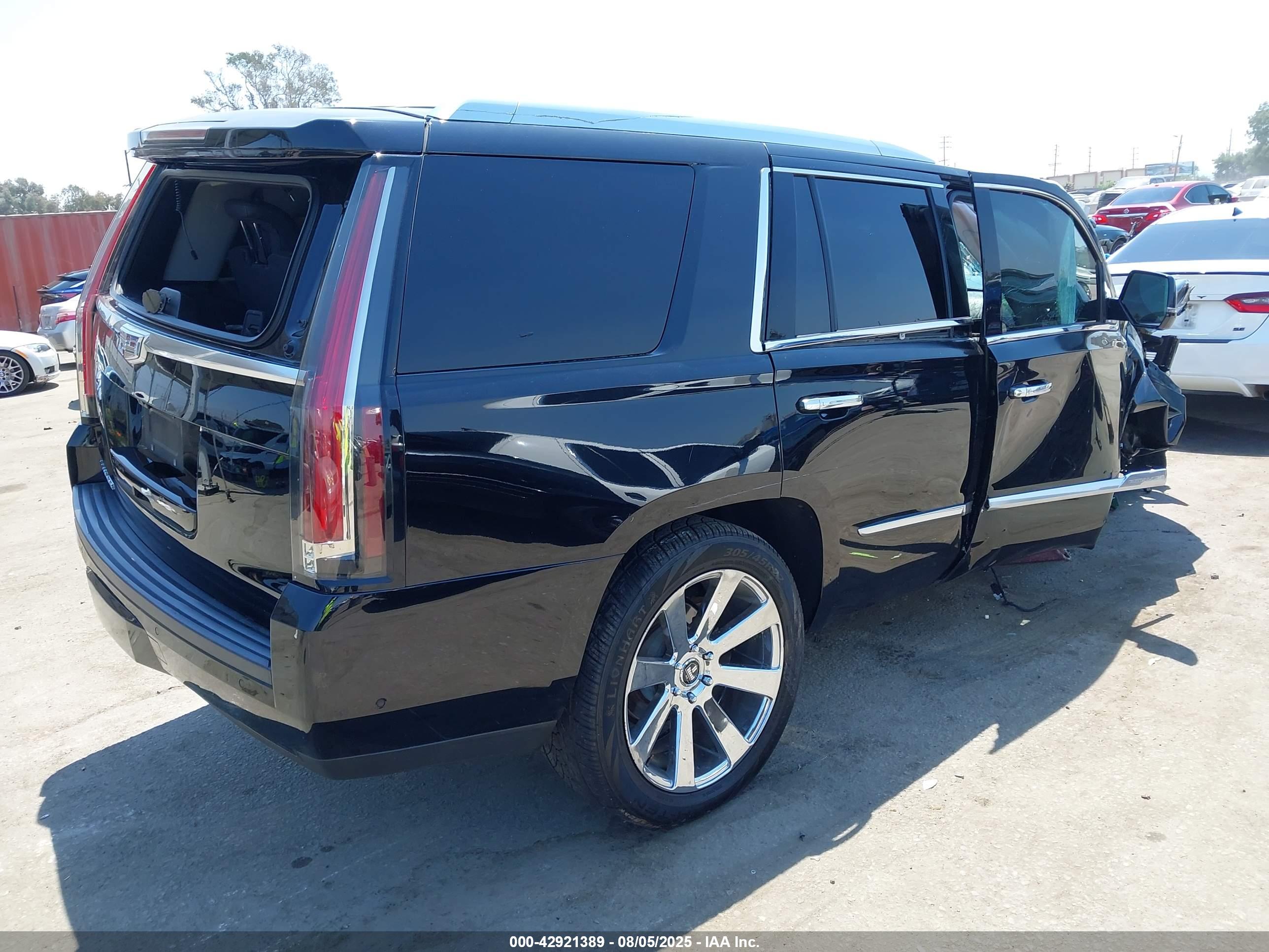 CADILLAC ESCALADE image 4