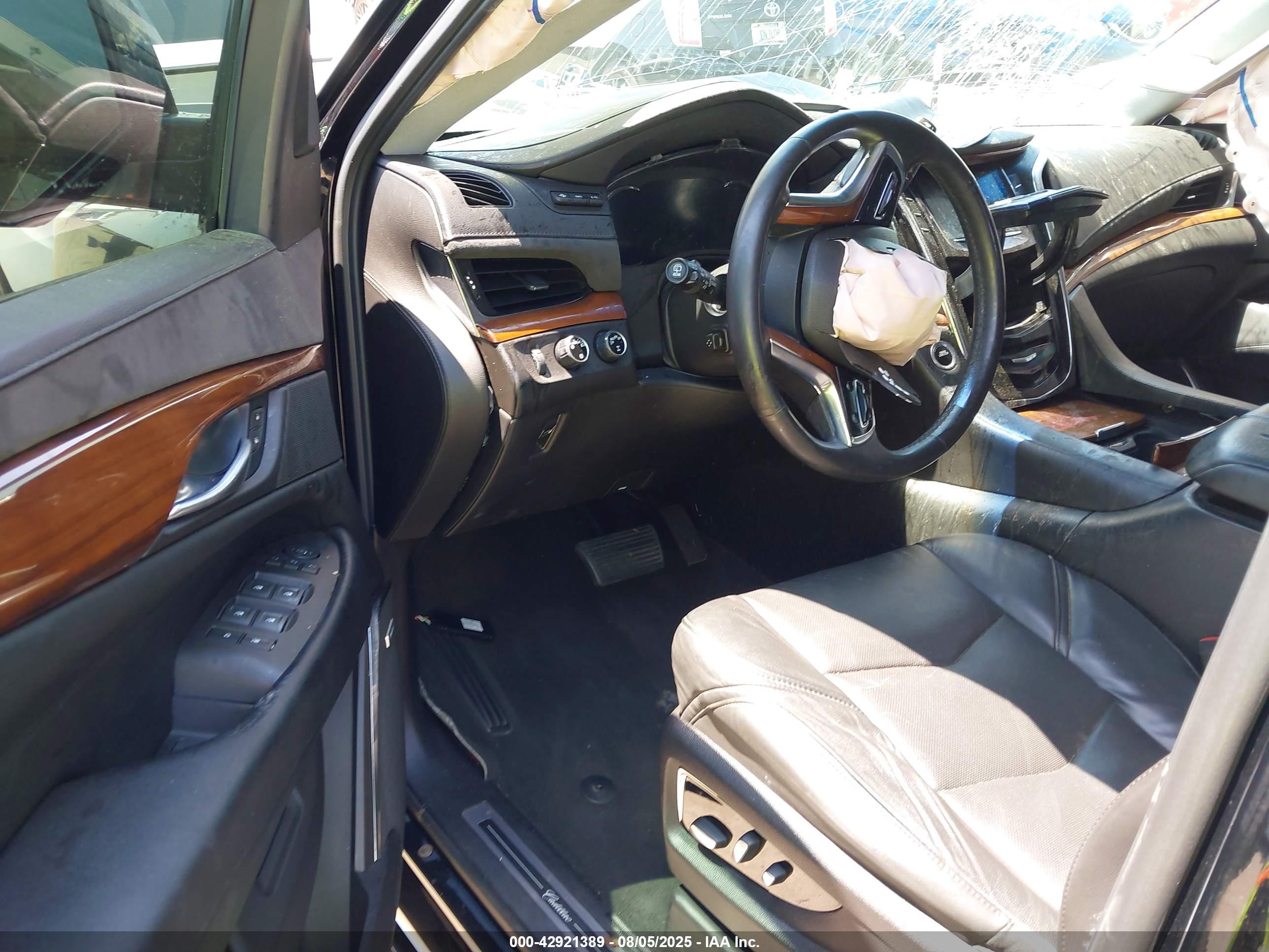 CADILLAC ESCALADE image 5