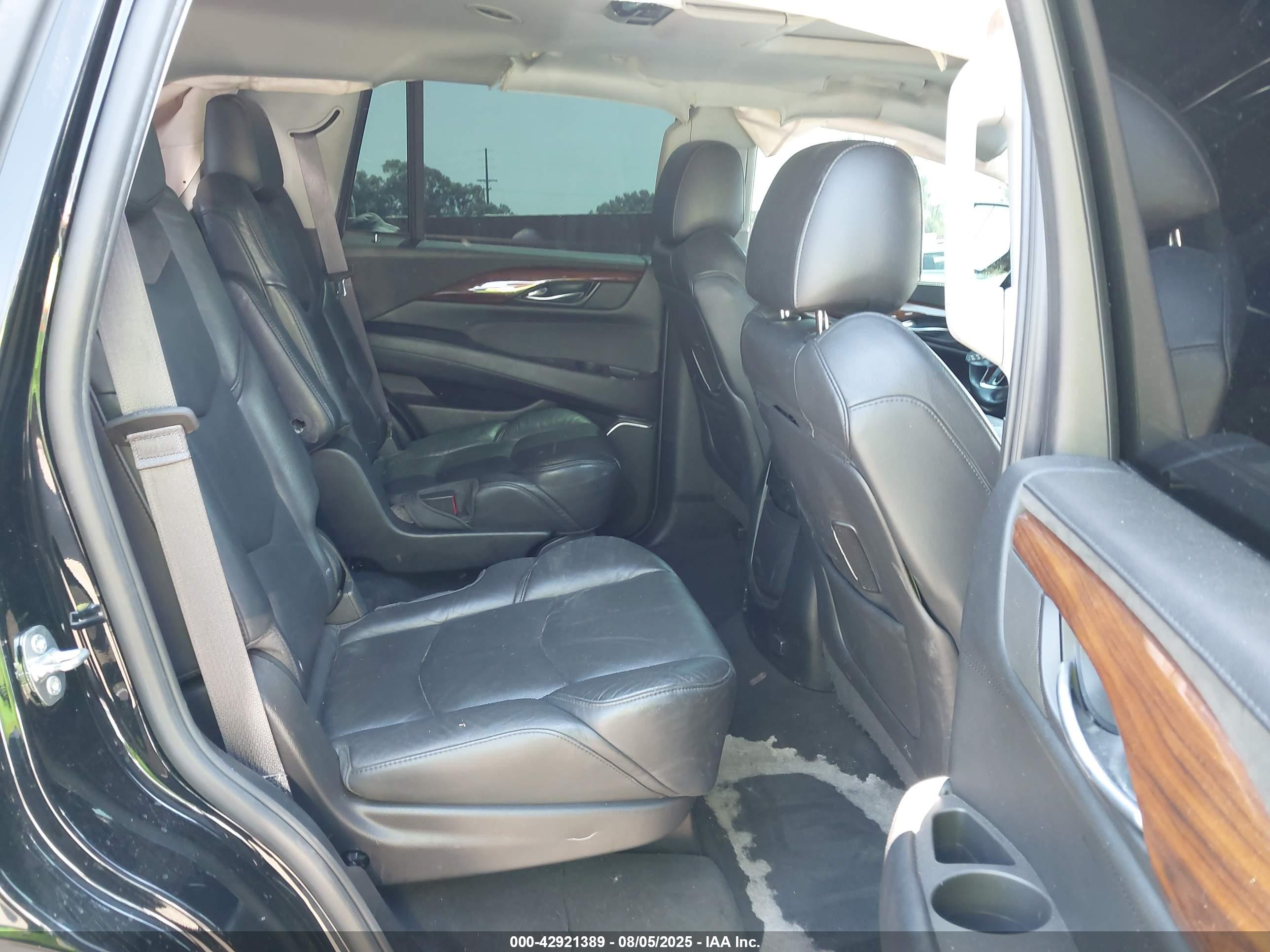 CADILLAC ESCALADE image 8