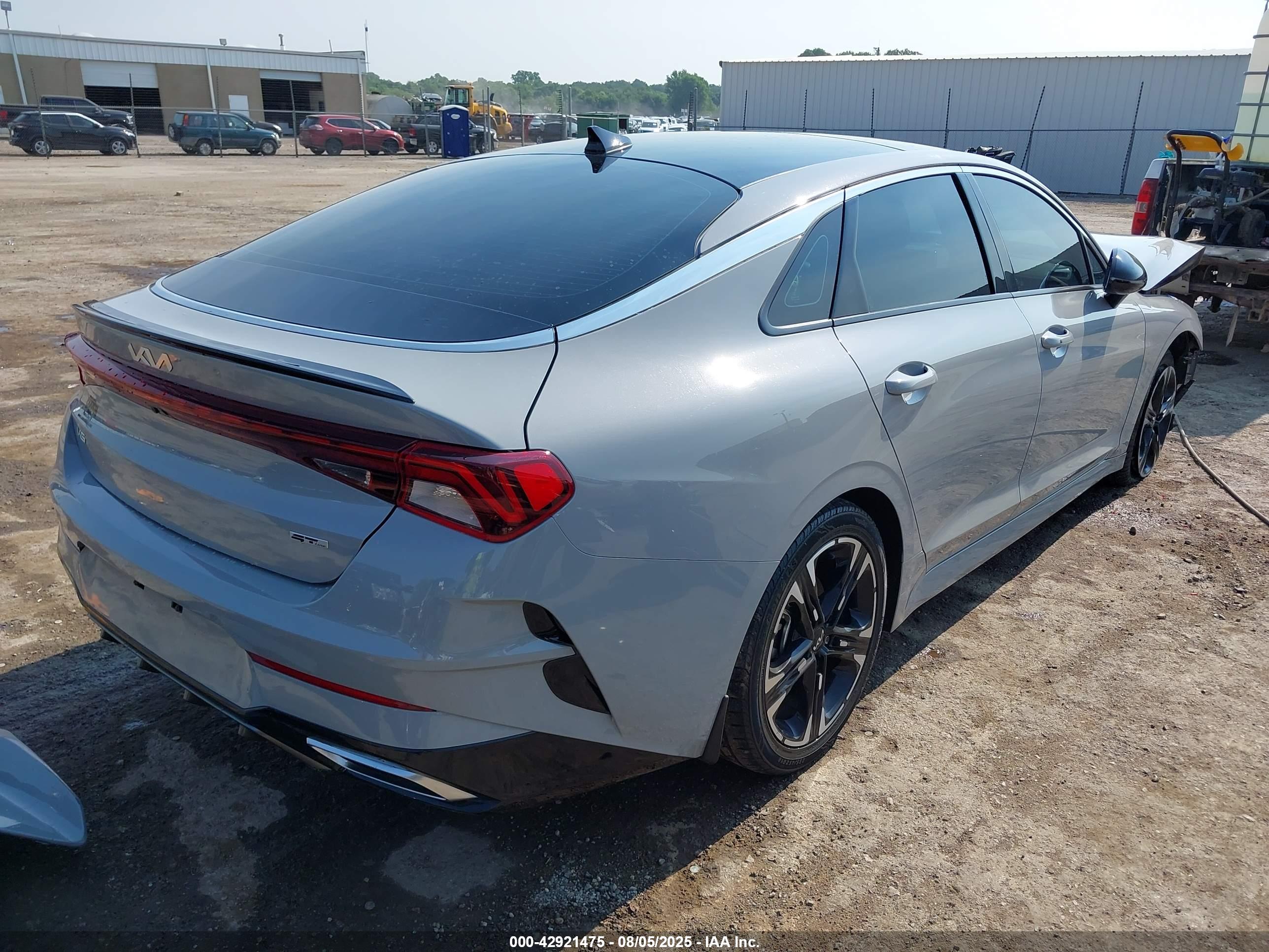 KIA K5 image 4