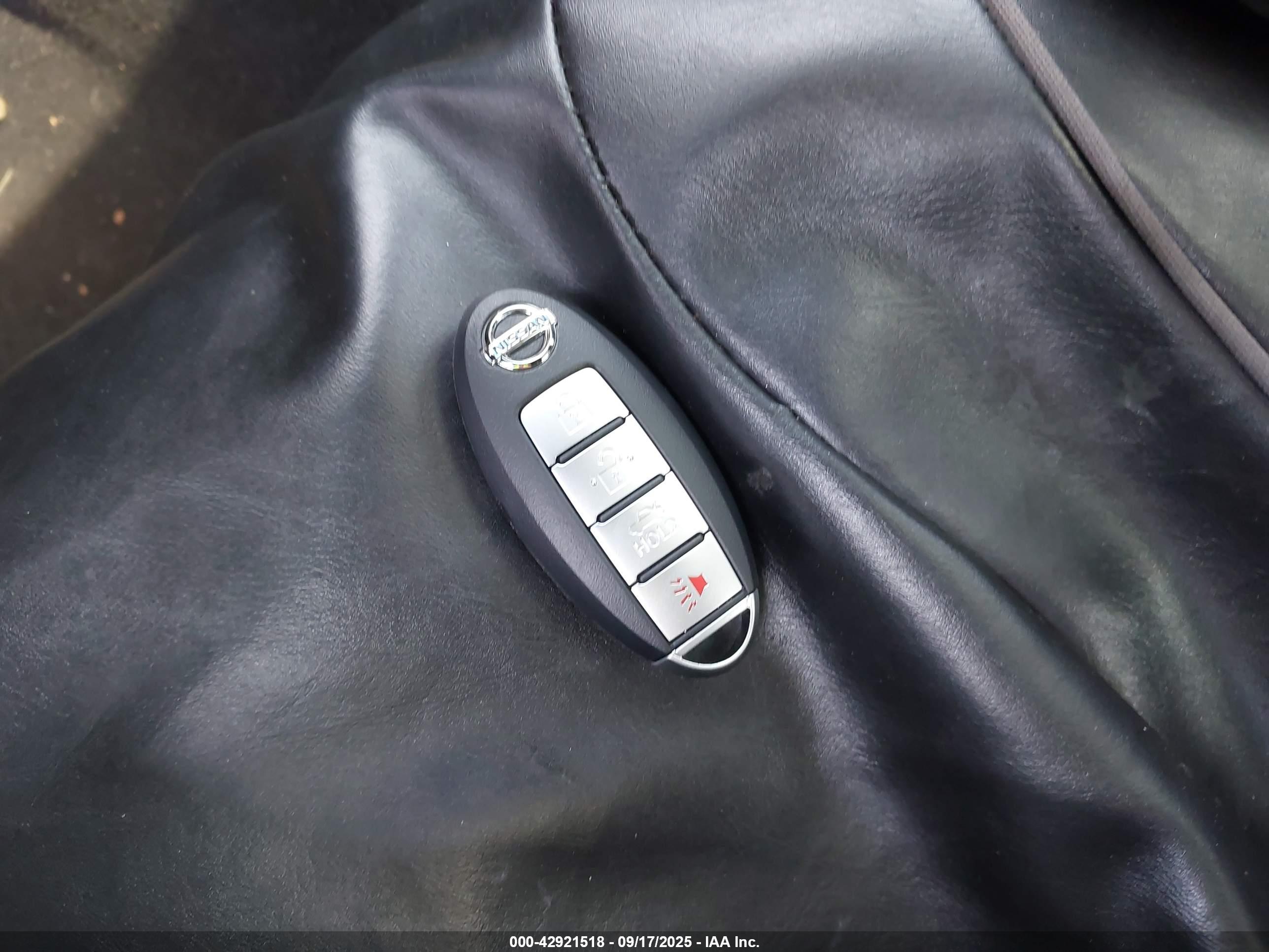 INFINITI G37 image 11