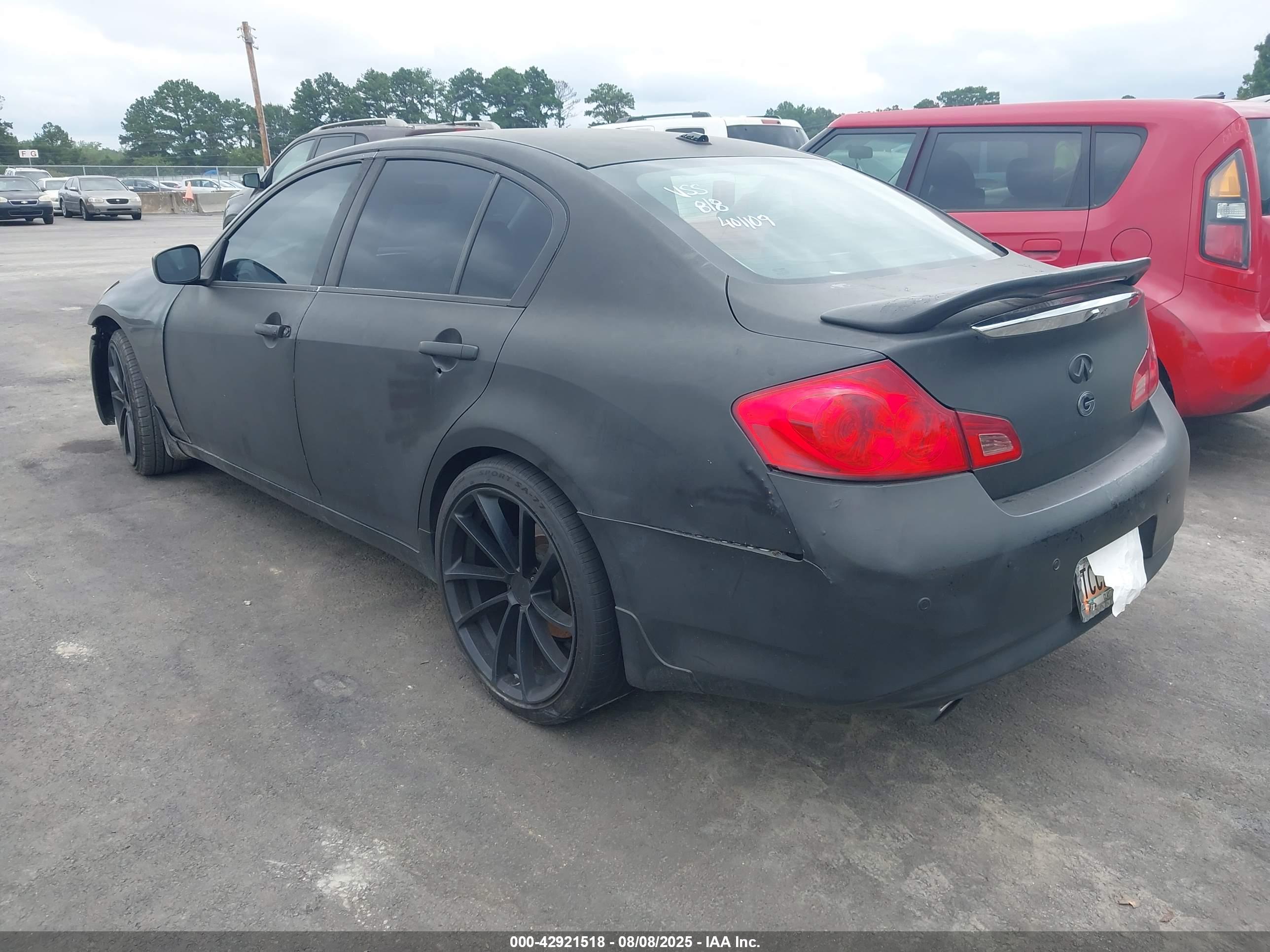 INFINITI G37 image 3