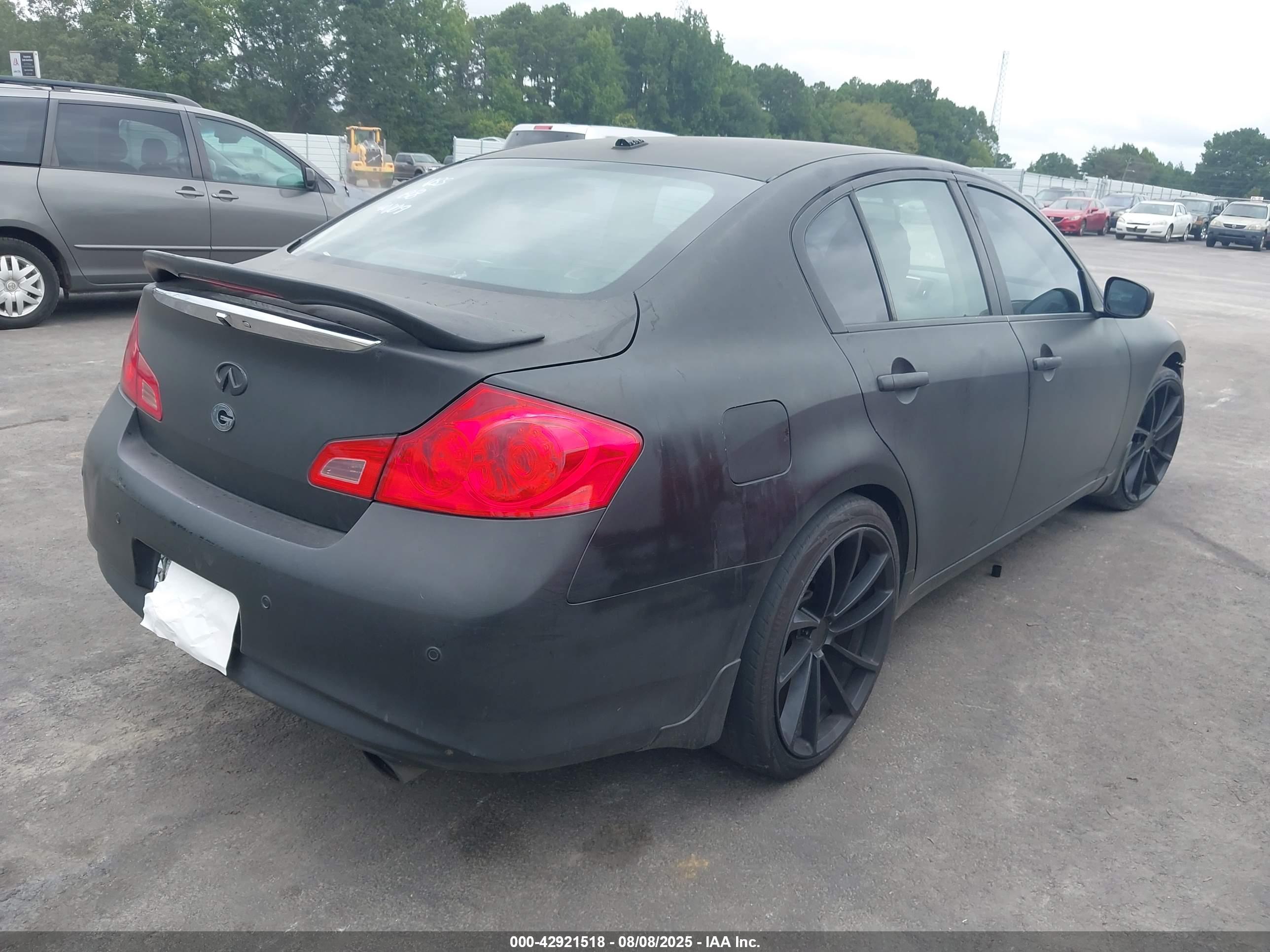 INFINITI G37 image 4