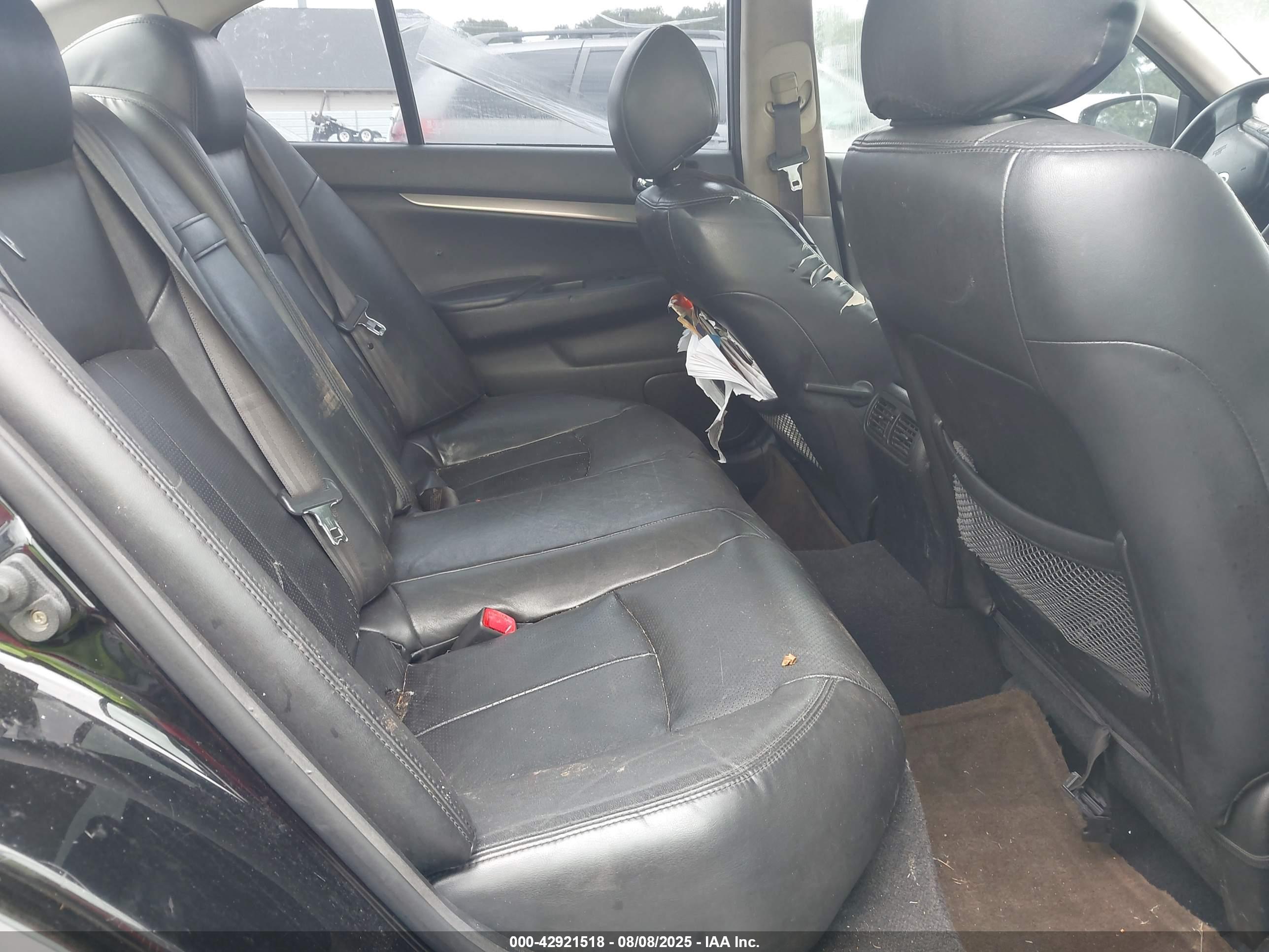 INFINITI G37 image 8