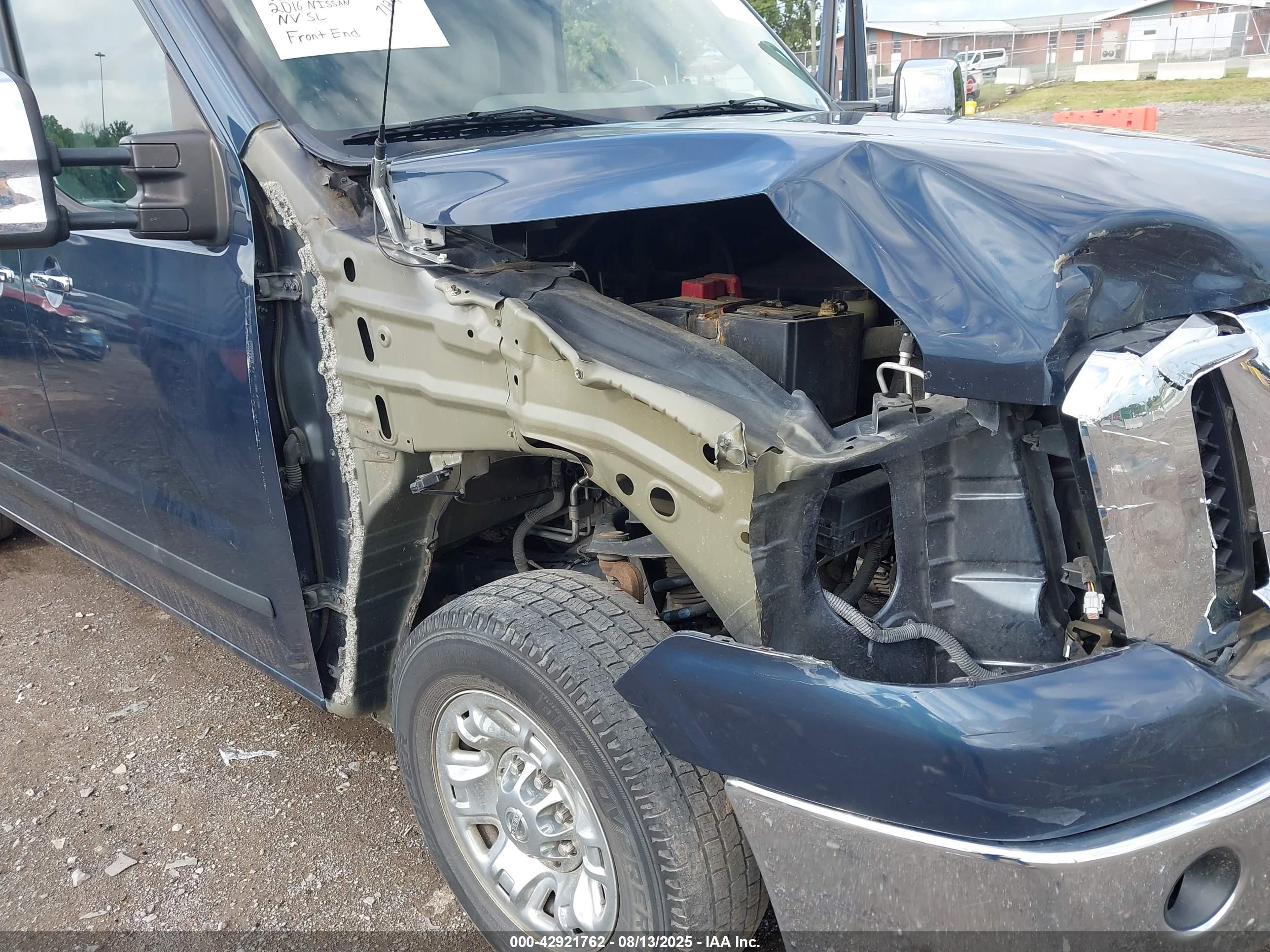 NISSAN NV image 6