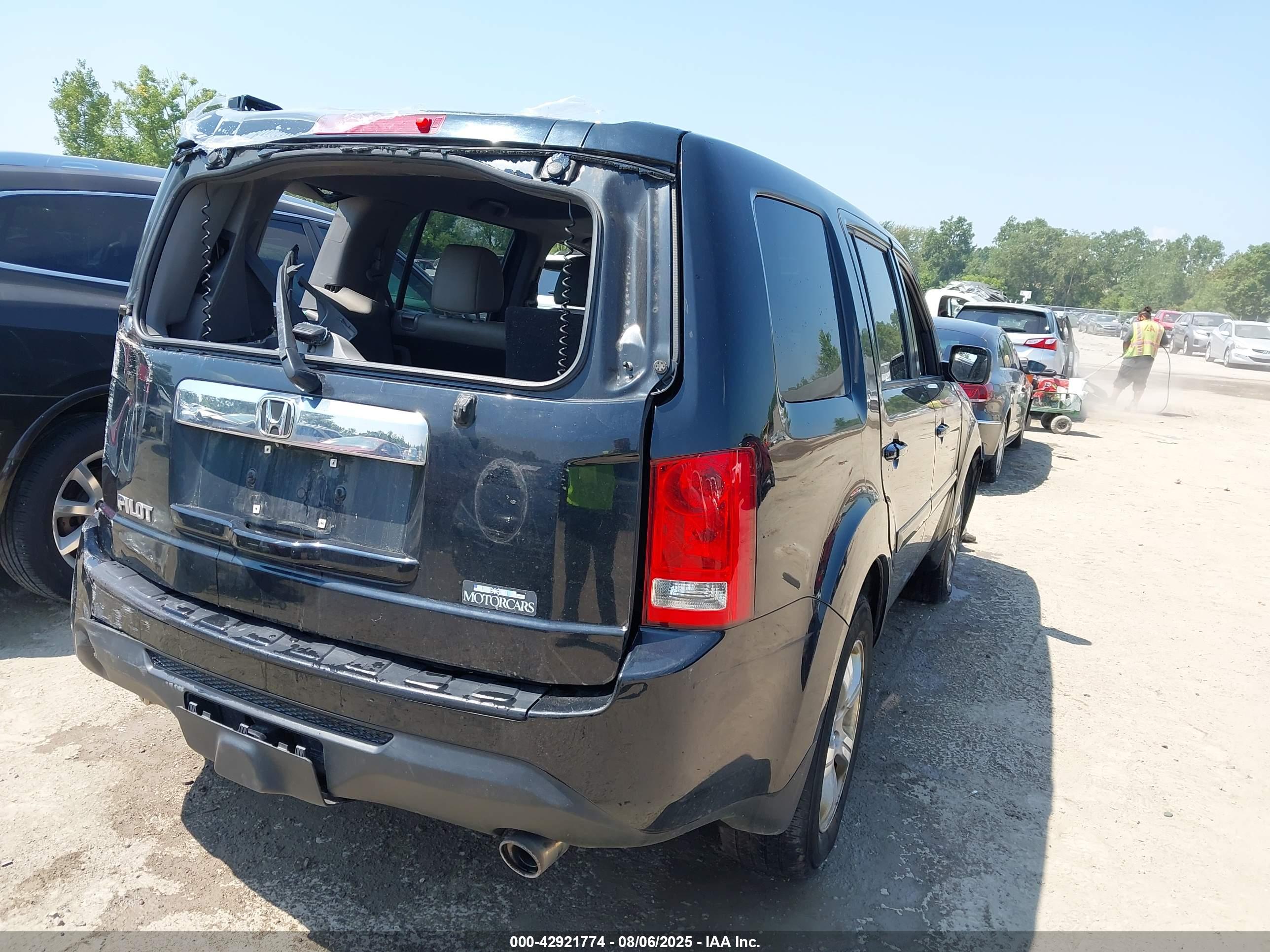 HONDA PILOT image 4