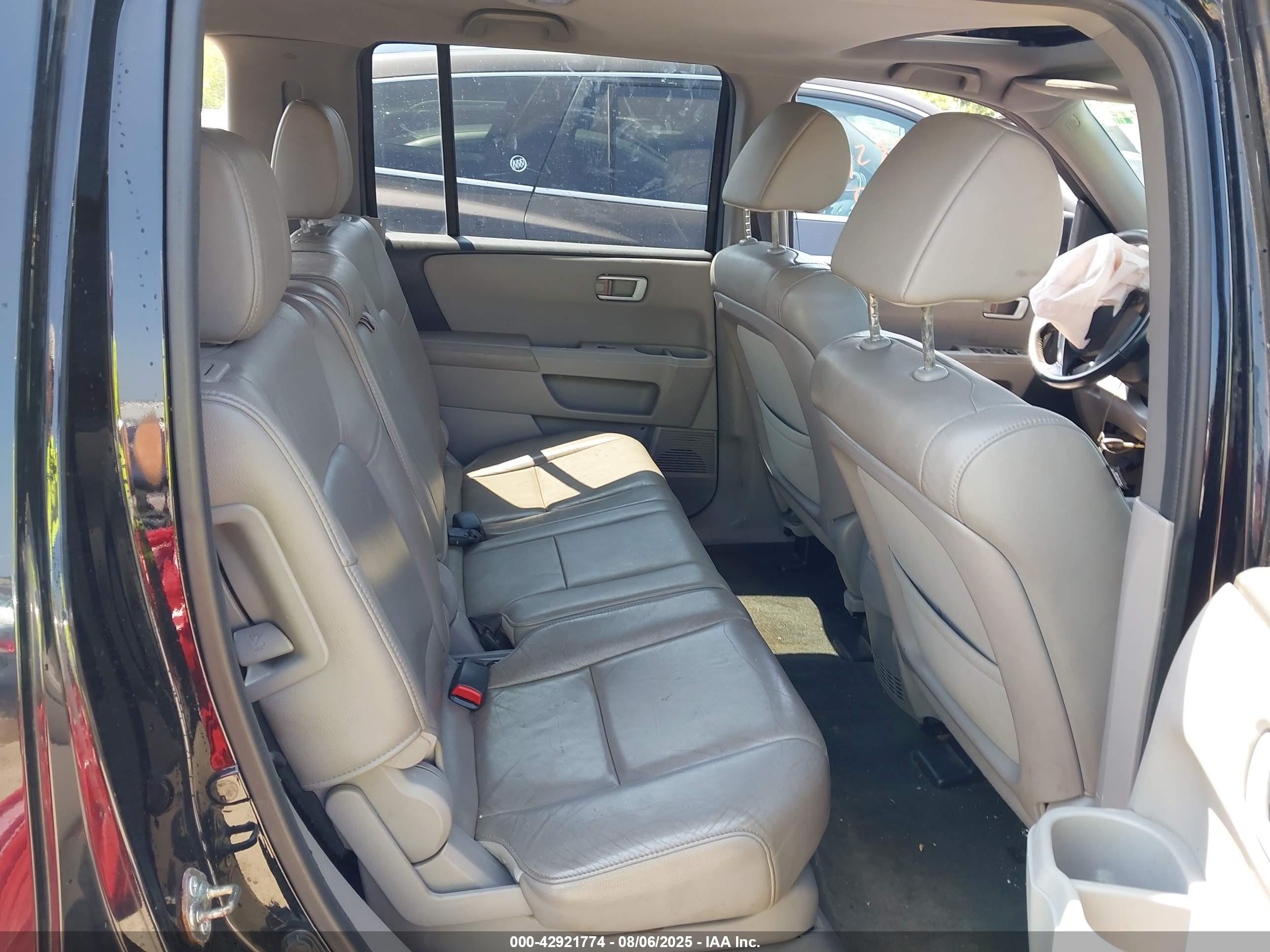 HONDA PILOT image 8