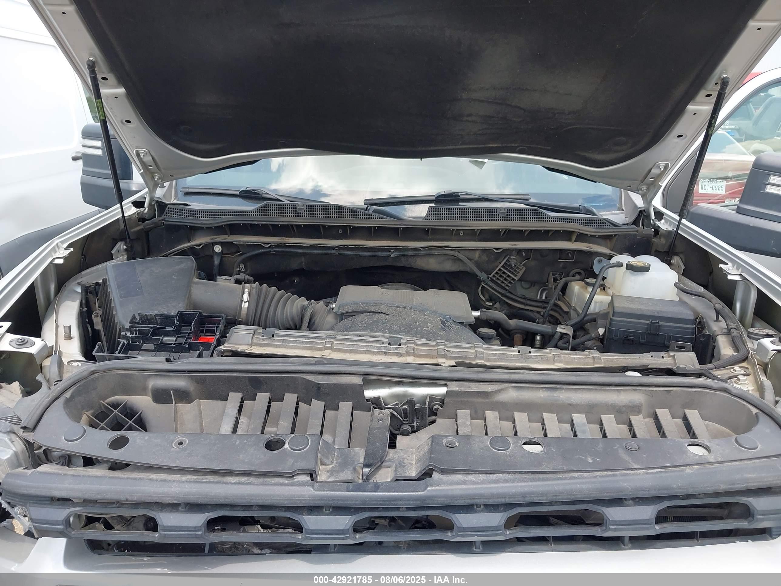 CHEVROLET SILVERADO image 10