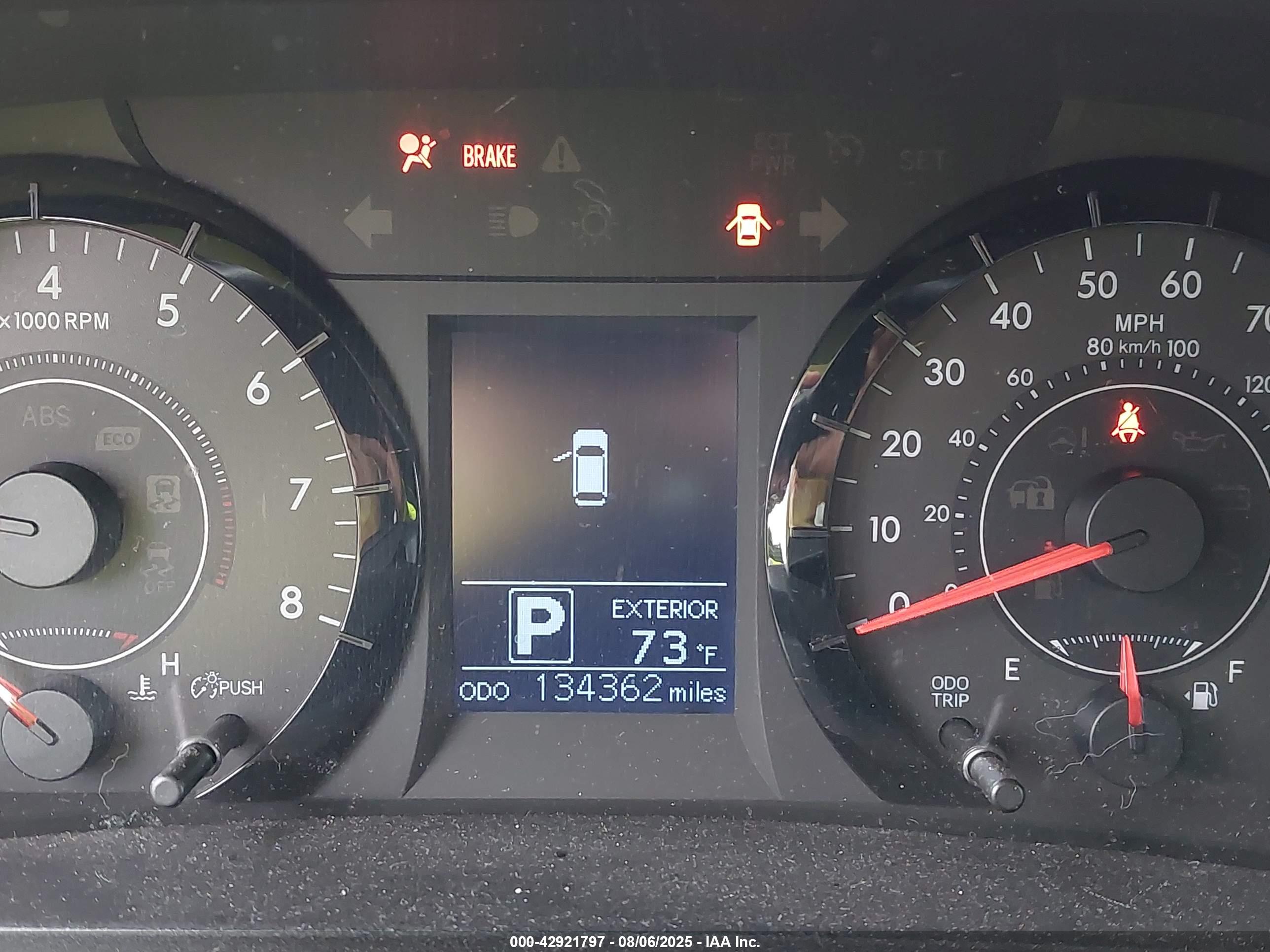 TOYOTA SIENNA image 7