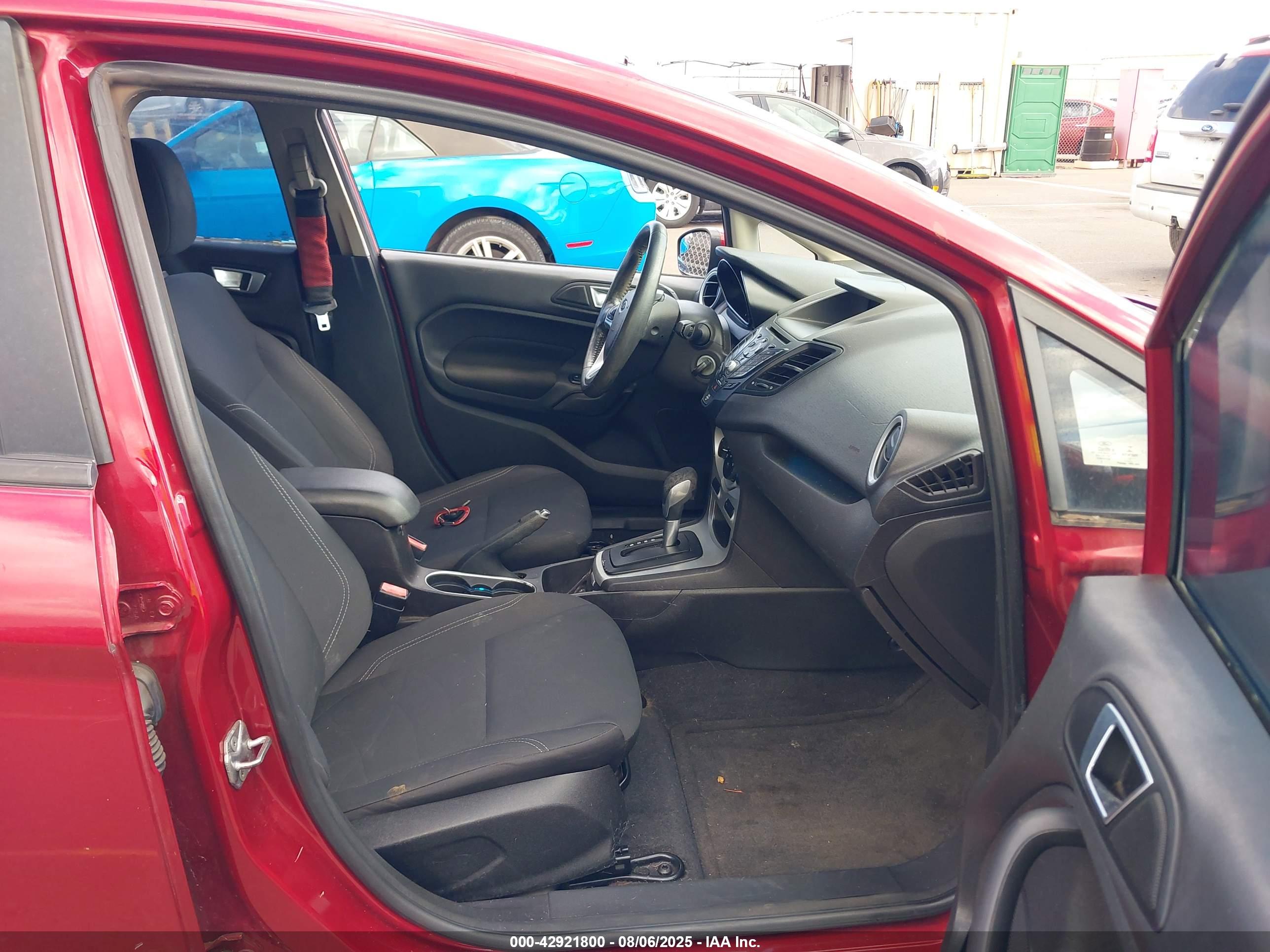 FORD FIESTA image 5