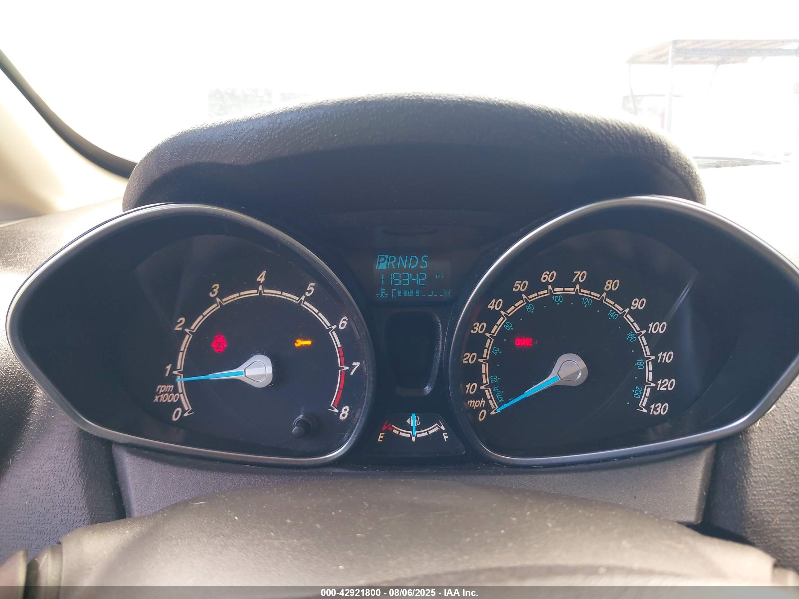 FORD FIESTA image 7