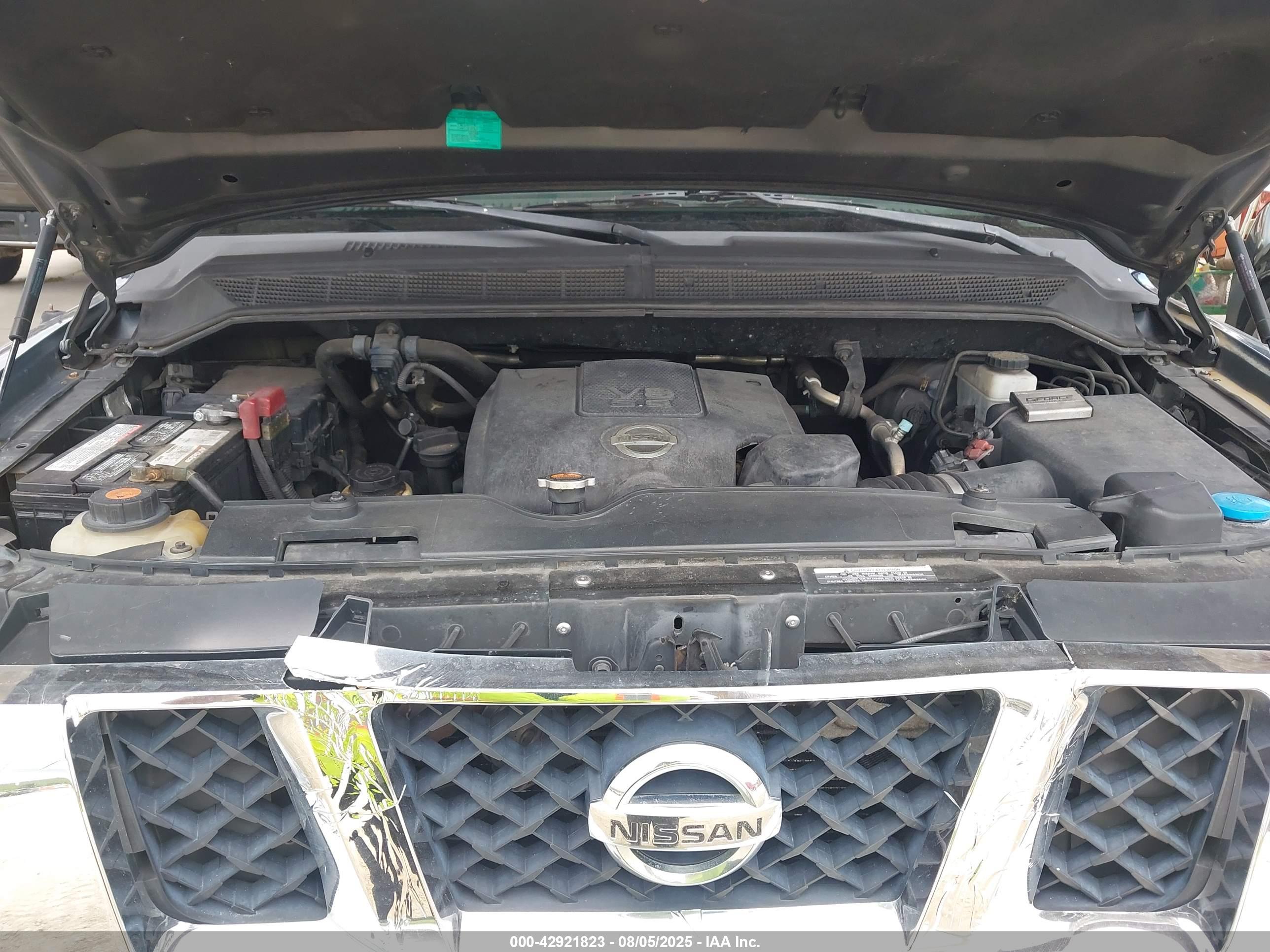 NISSAN TITAN image 10