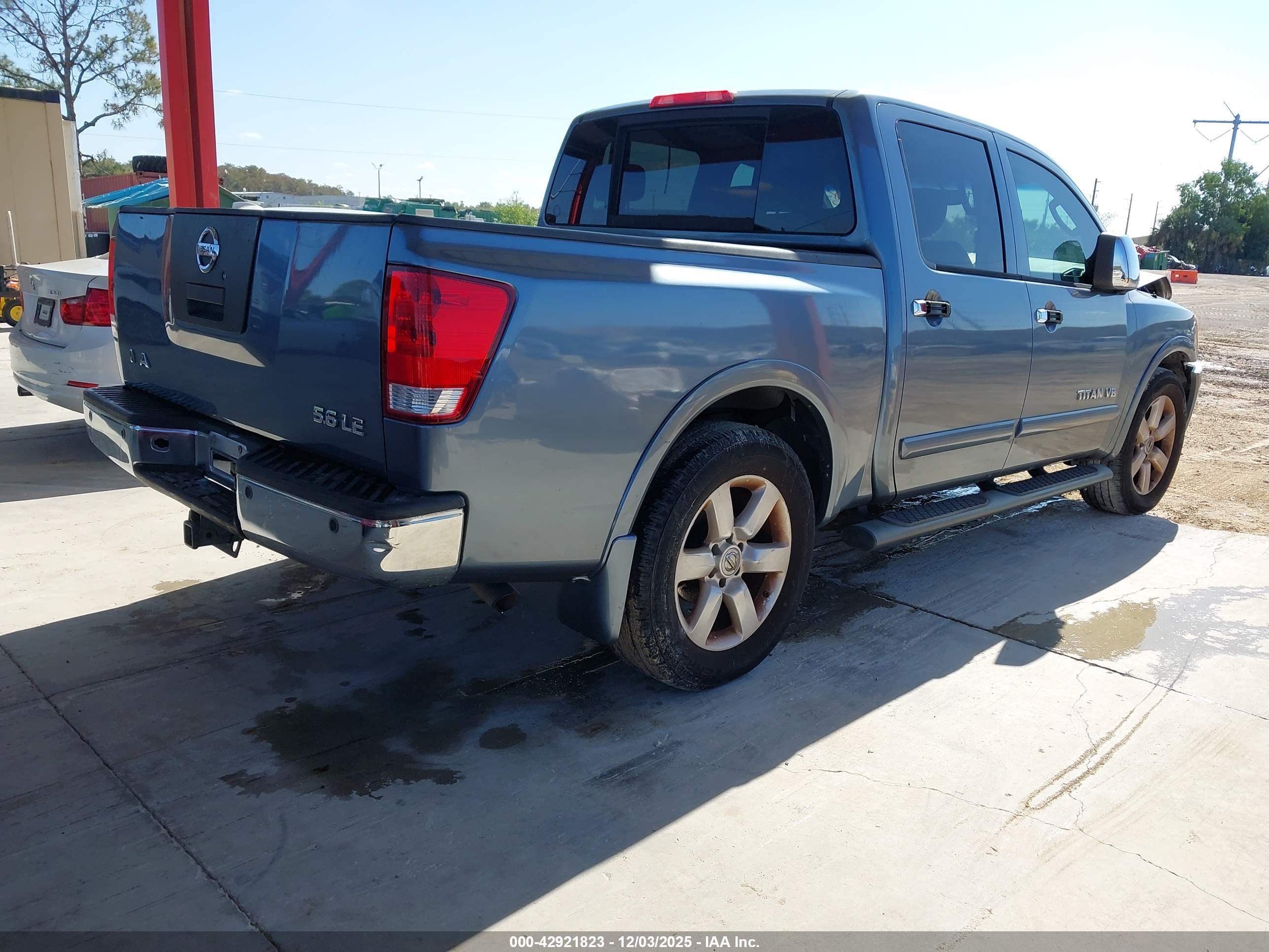 NISSAN TITAN image 4