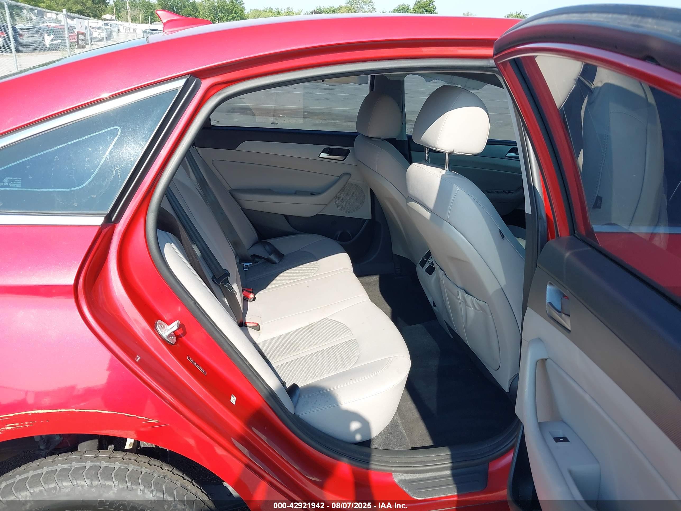 HYUNDAI SONATA image 8