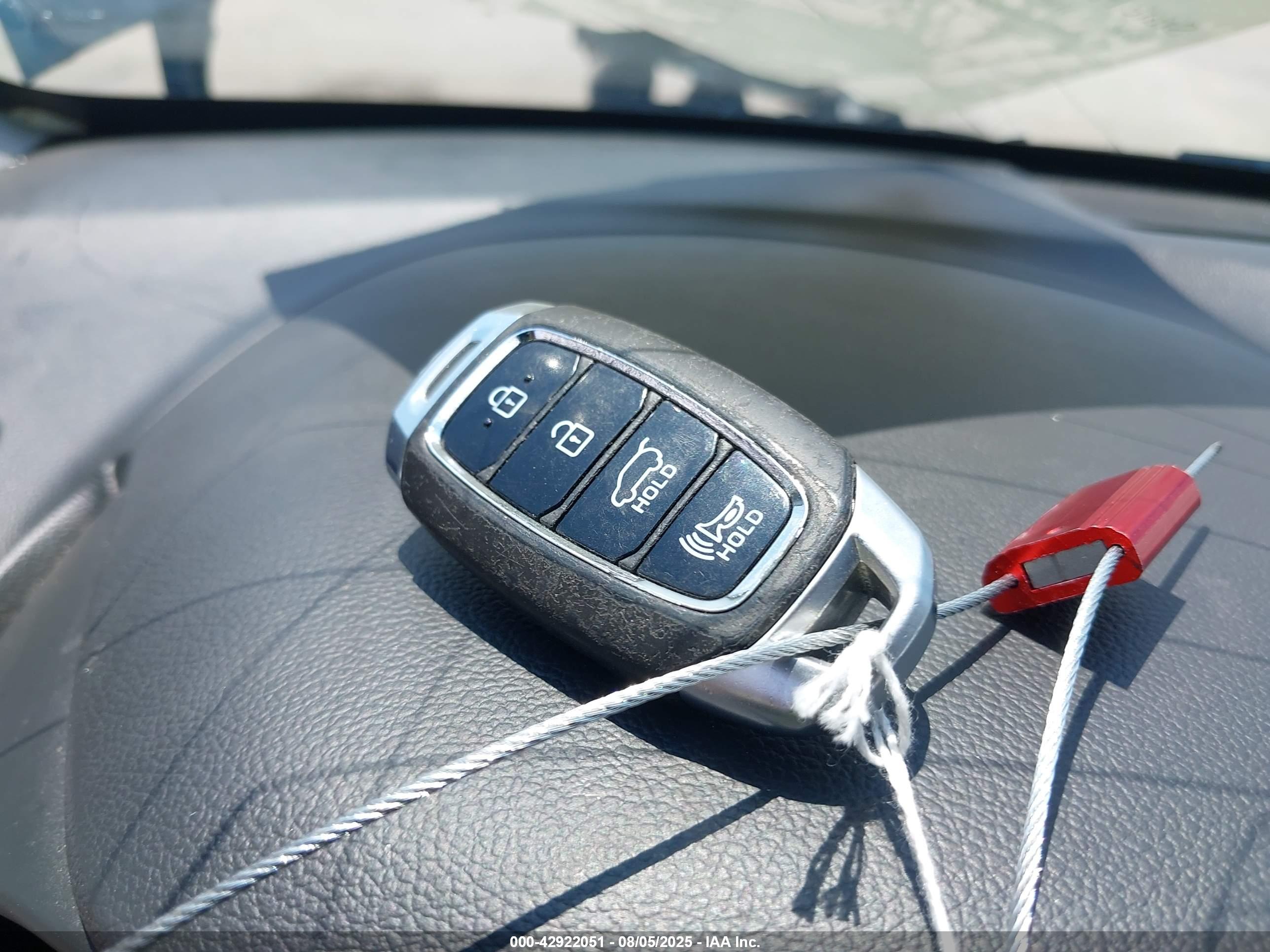 HYUNDAI KONA image 11