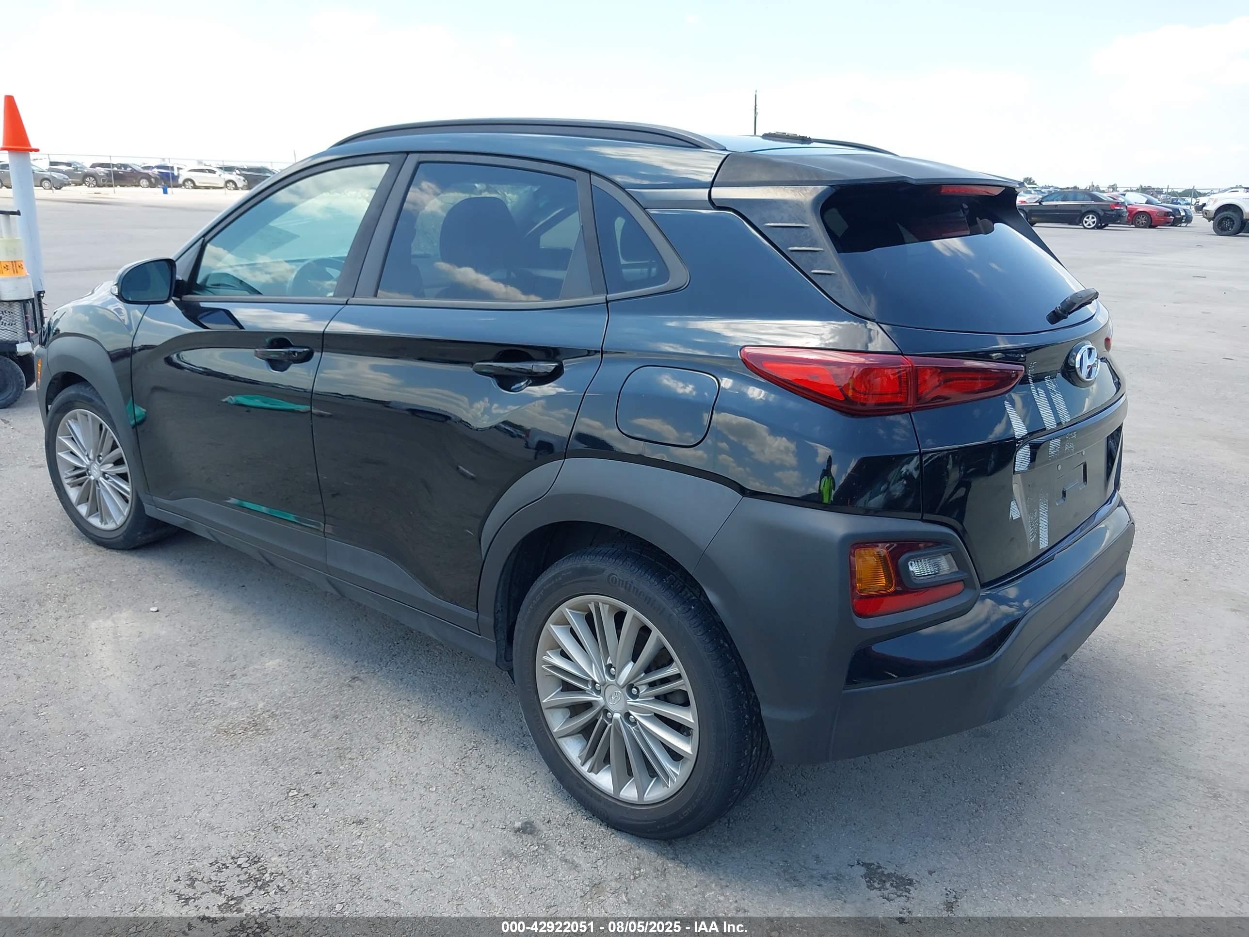 HYUNDAI KONA image 3