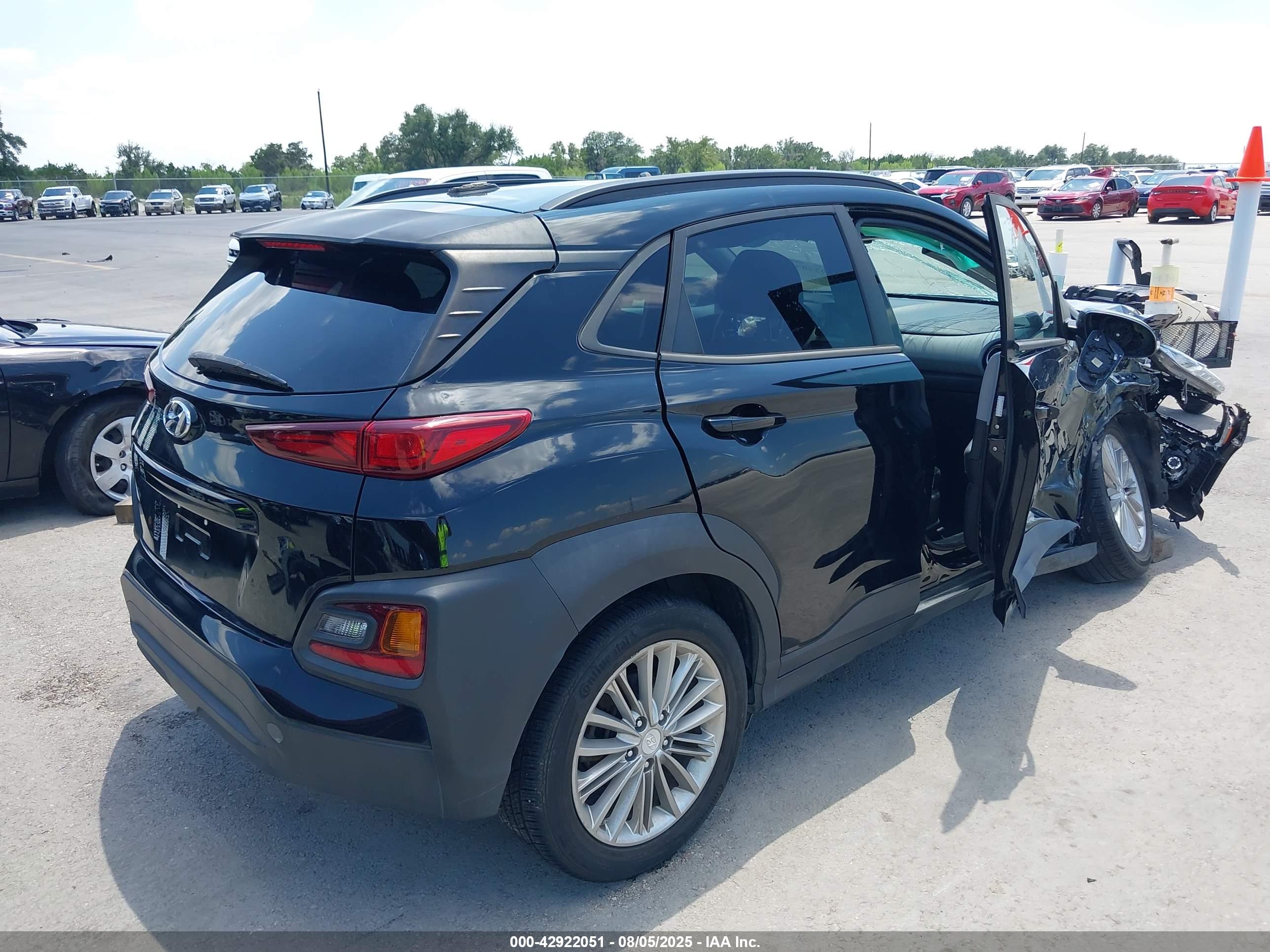 HYUNDAI KONA image 4