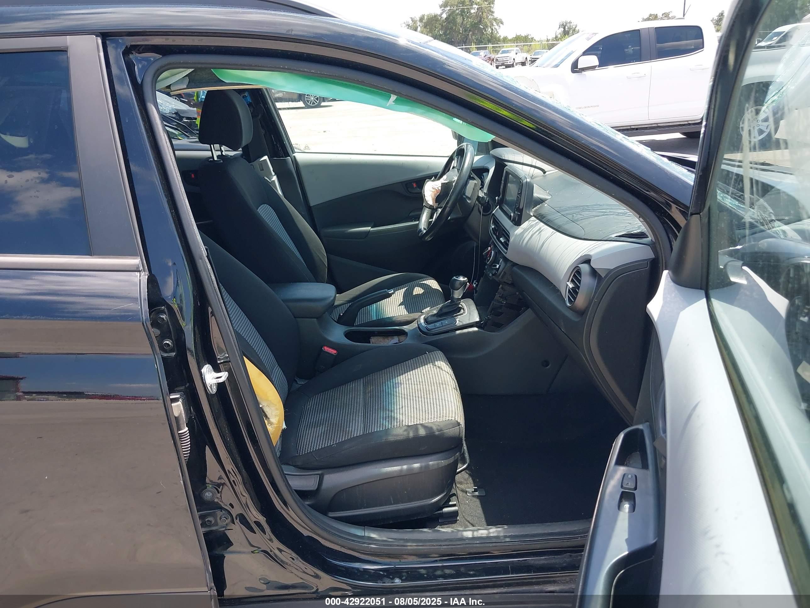 HYUNDAI KONA image 5