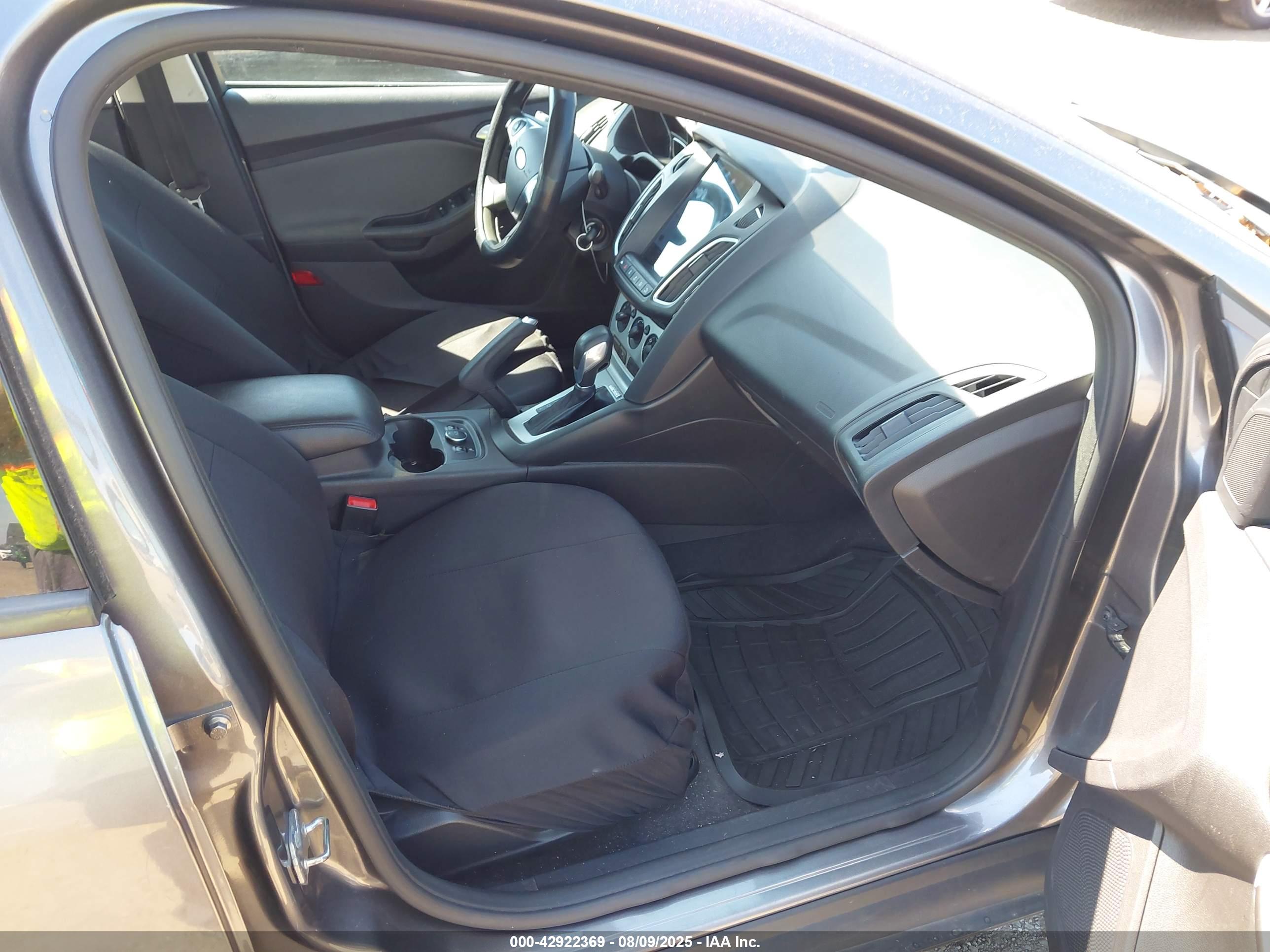 FORD FOCUS image 5