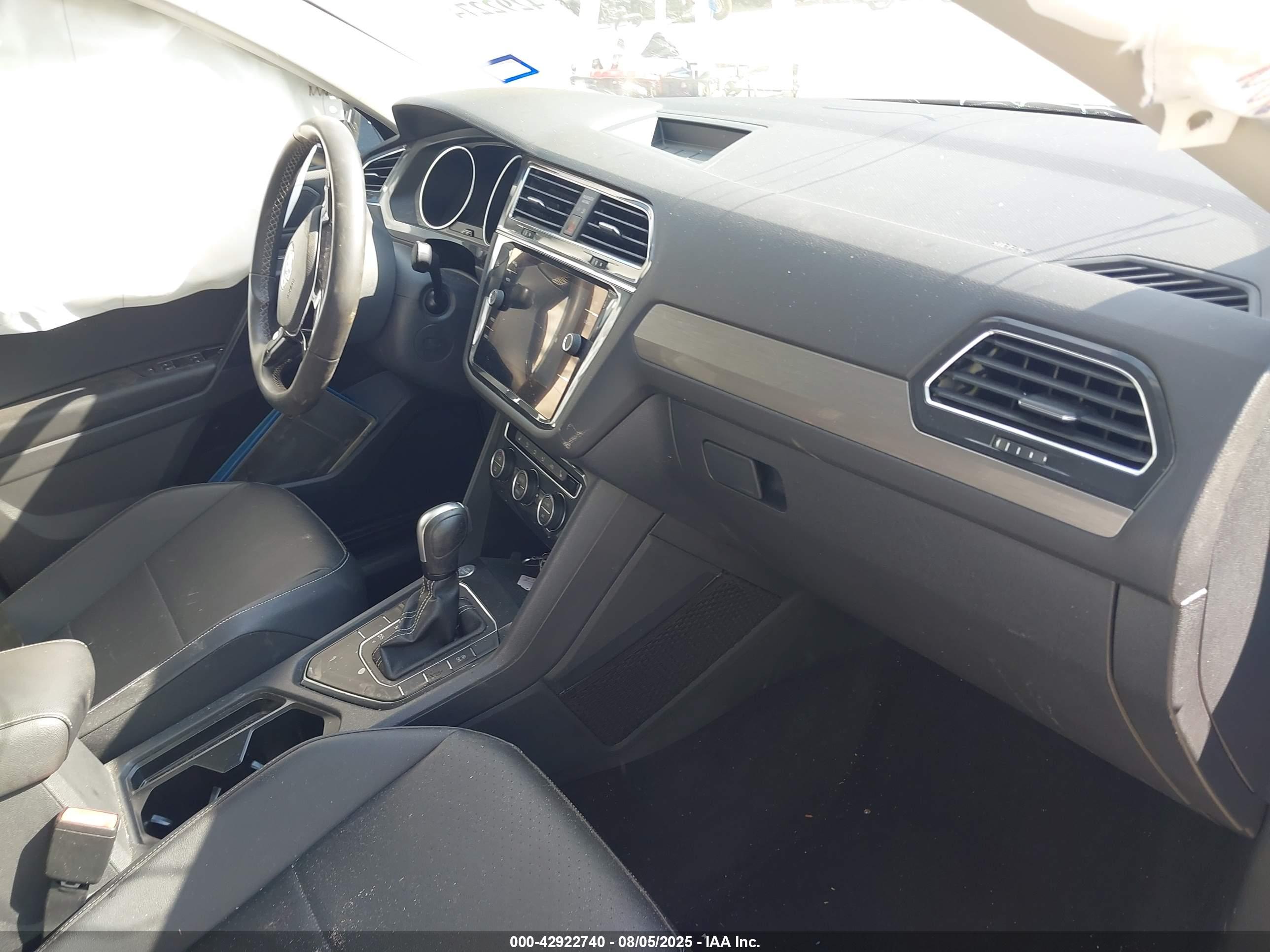 VOLKSWAGEN TIGUAN image 5