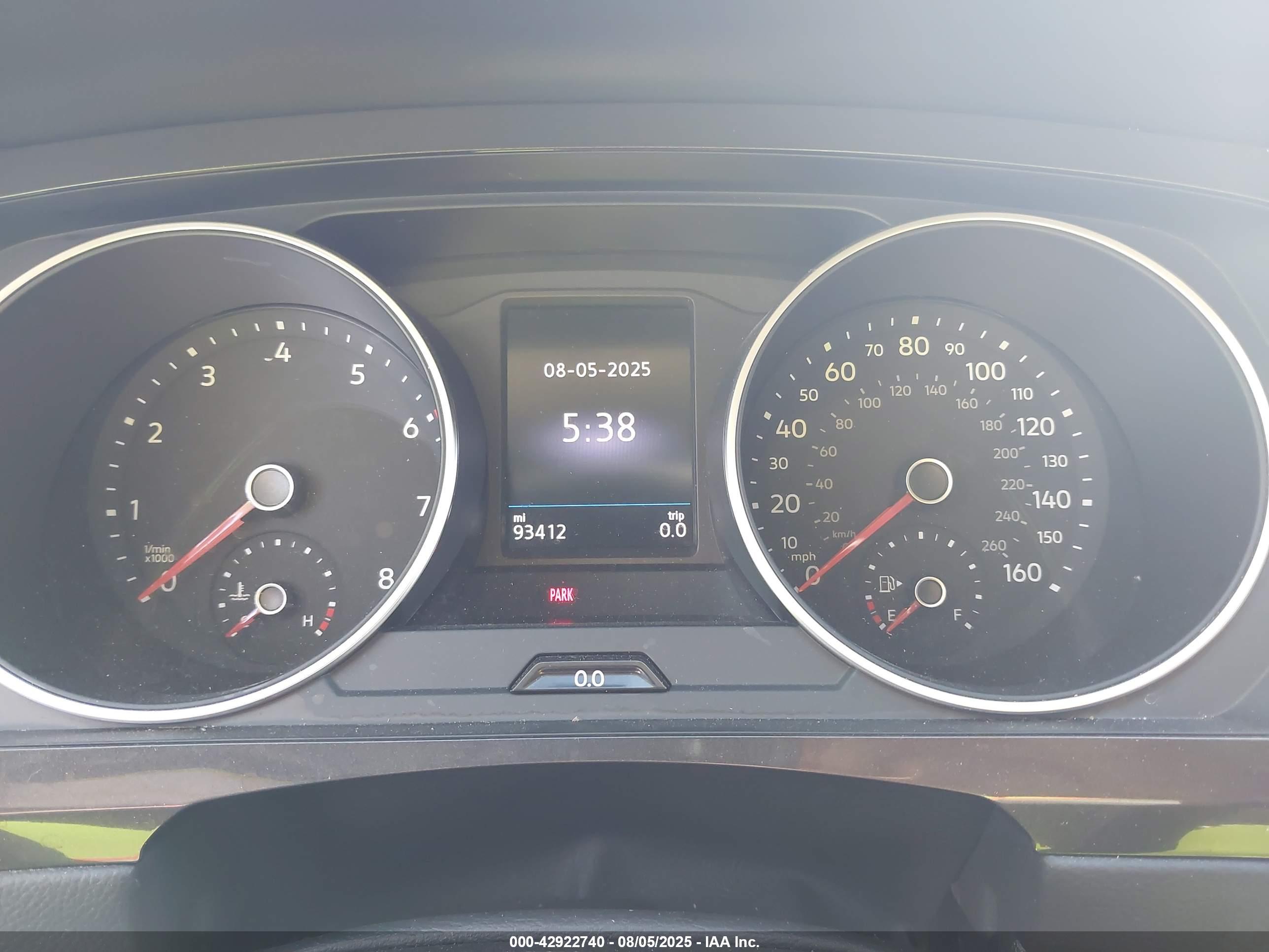 VOLKSWAGEN TIGUAN image 7