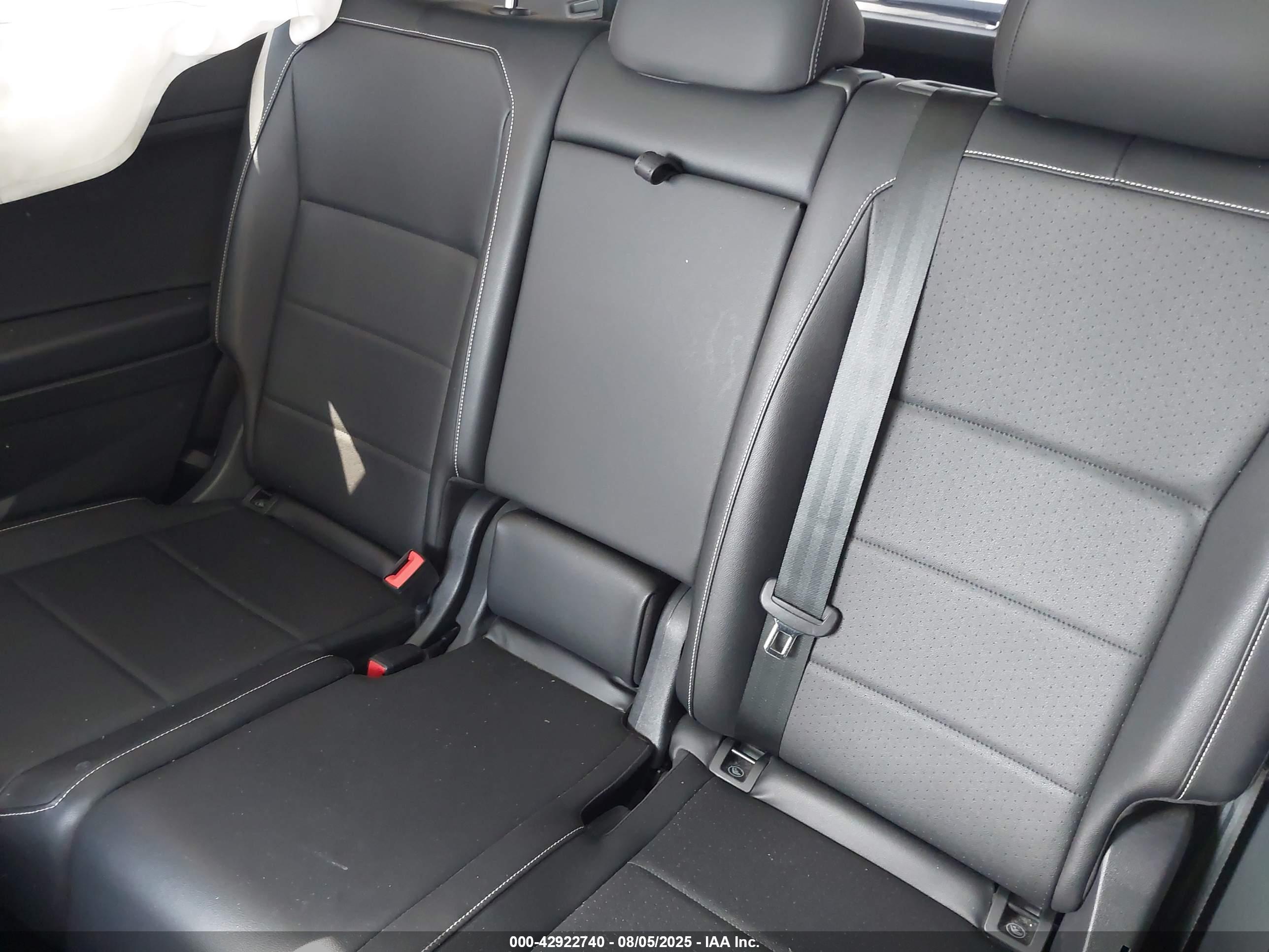 VOLKSWAGEN TIGUAN image 8