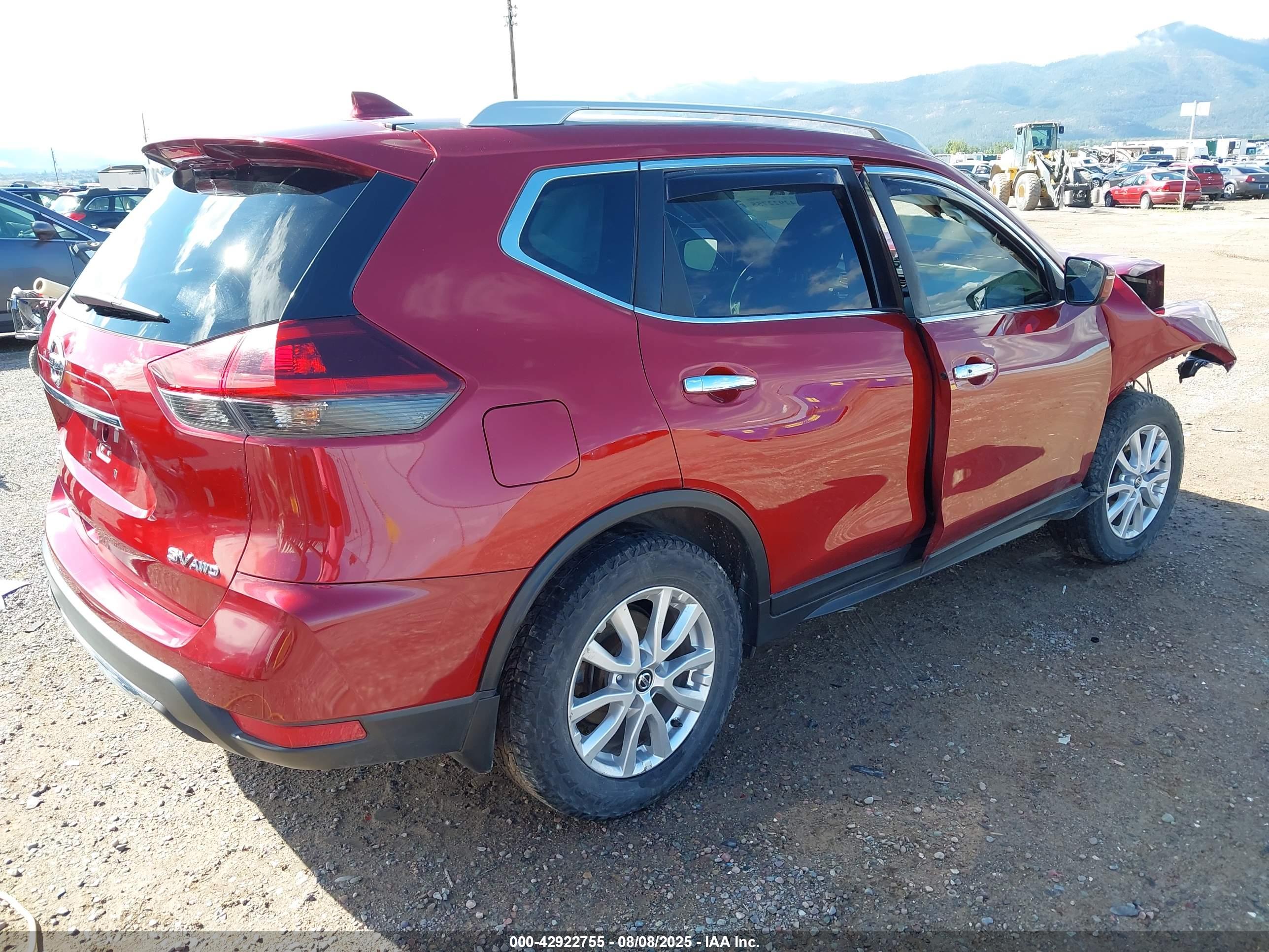 NISSAN ROGUE image 4