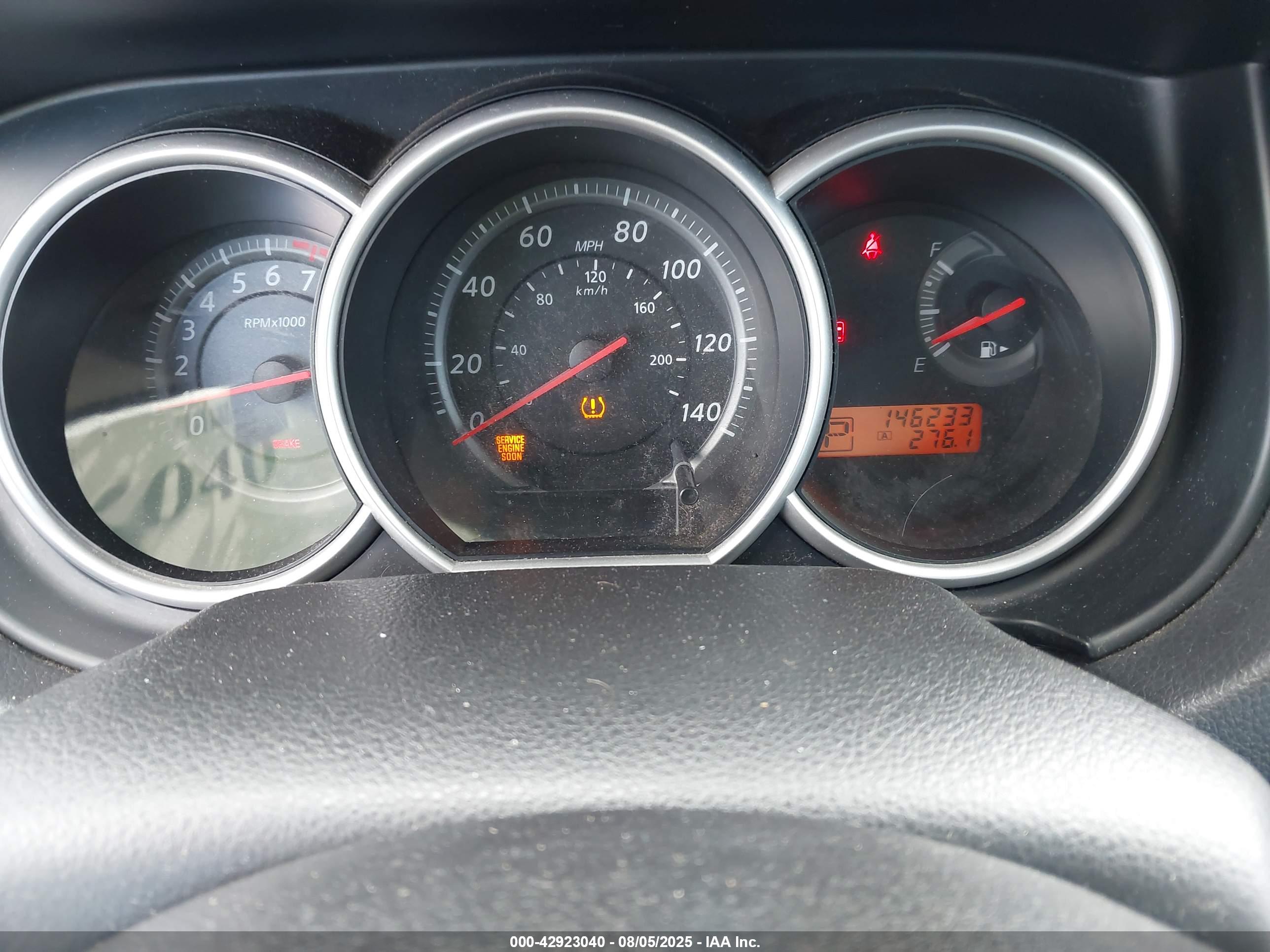 NISSAN VERSA image 7