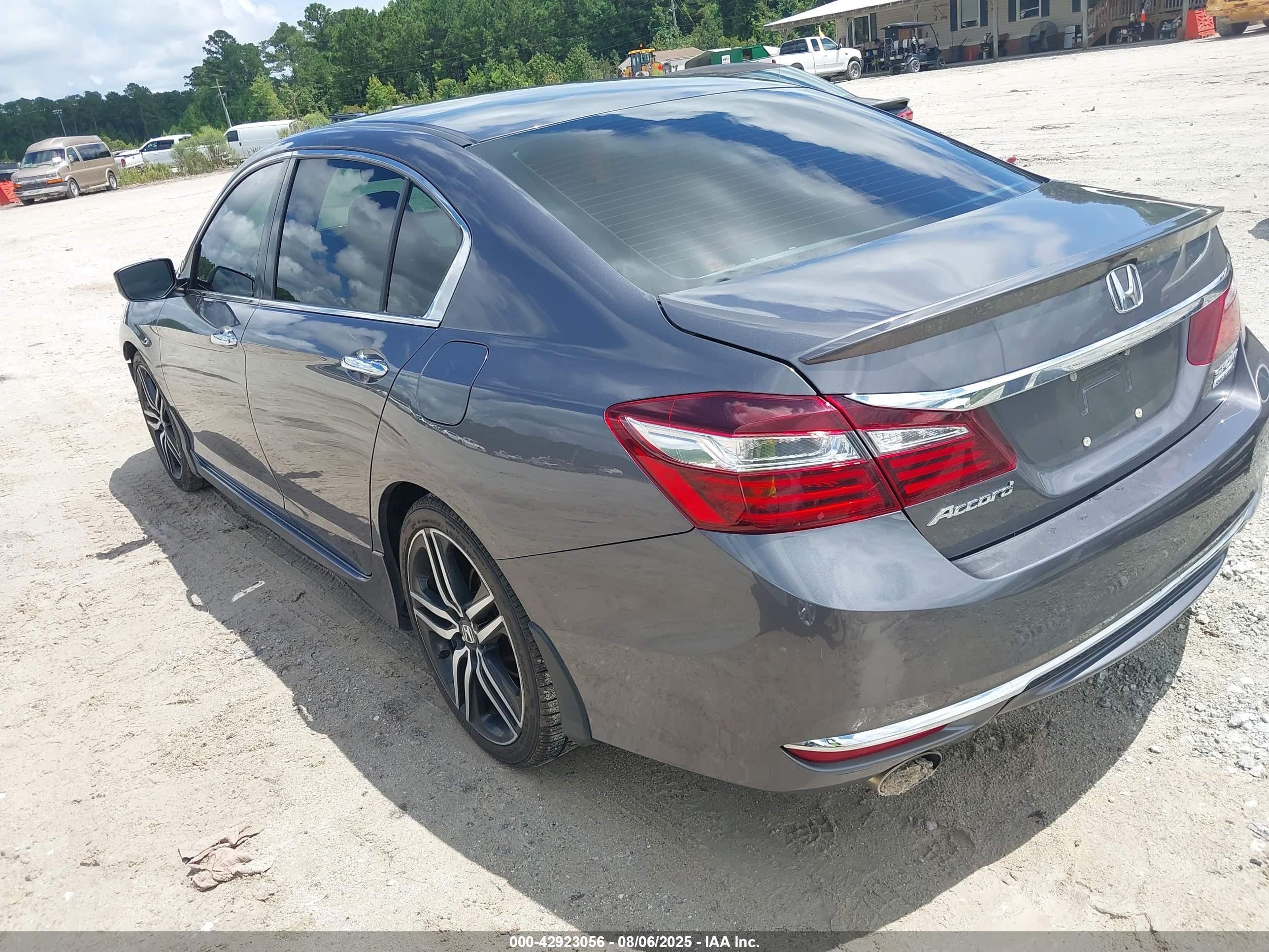 HONDA ACCORD image 3