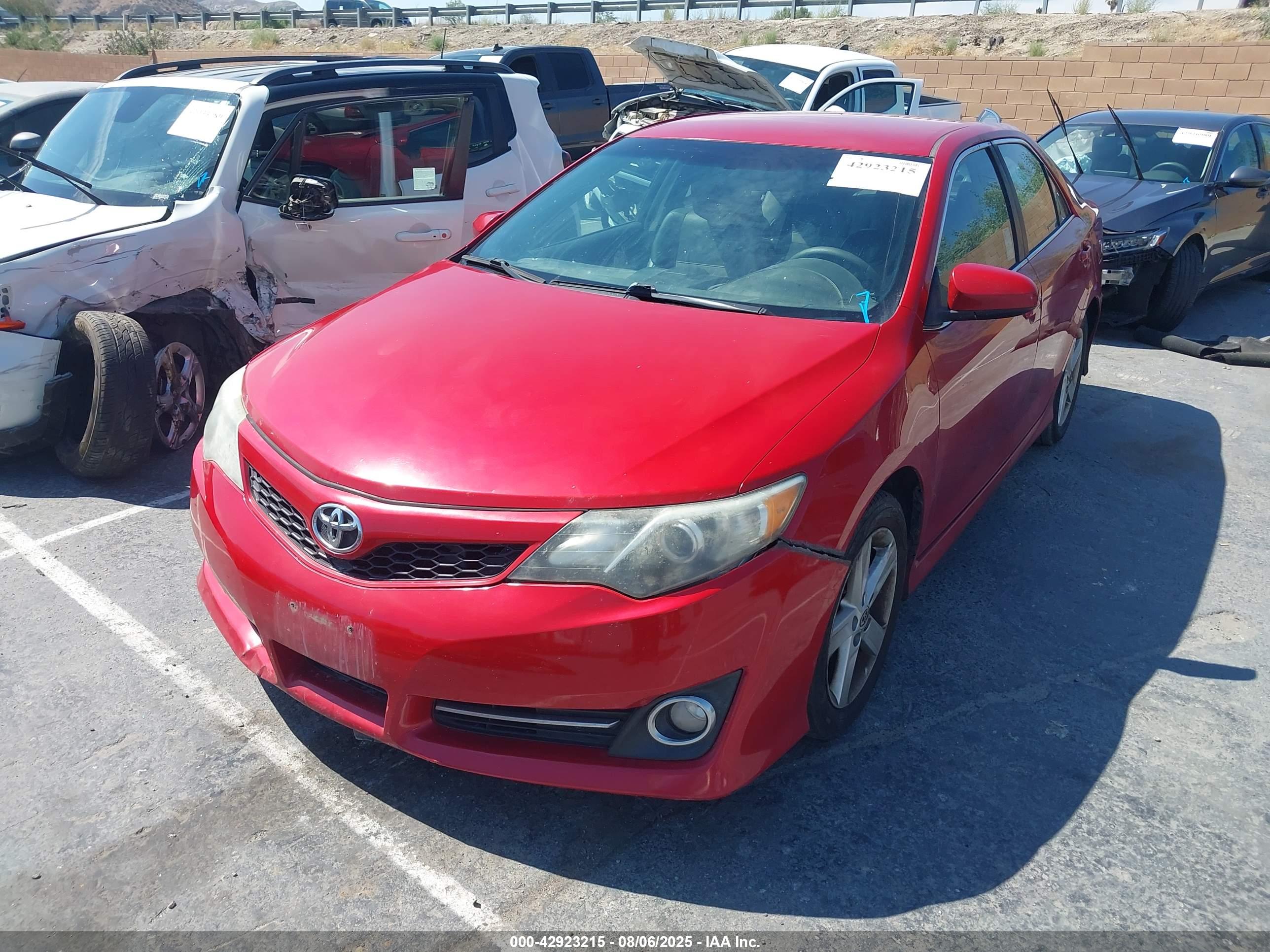 TOYOTA CAMRY image 2