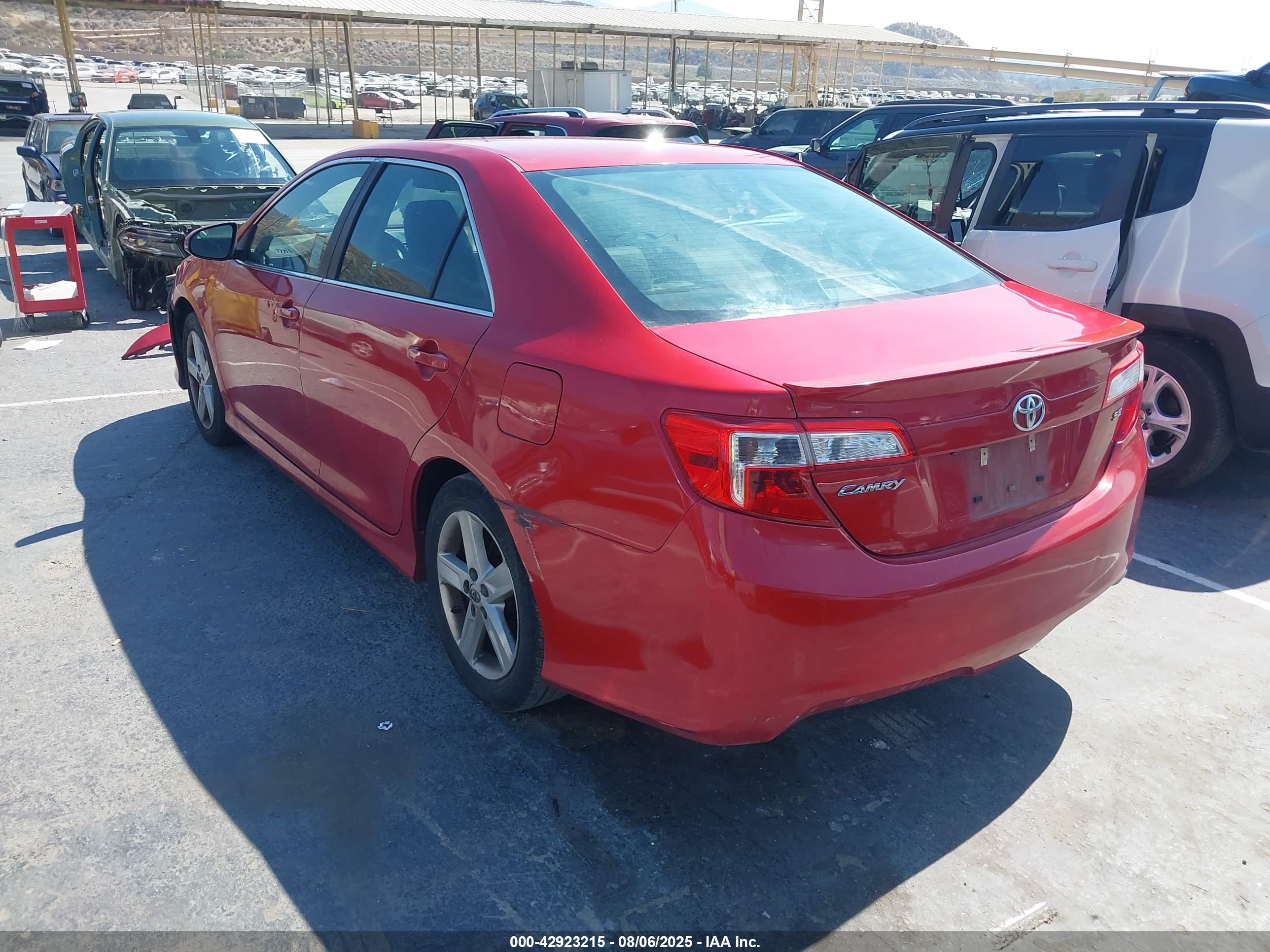 TOYOTA CAMRY image 3