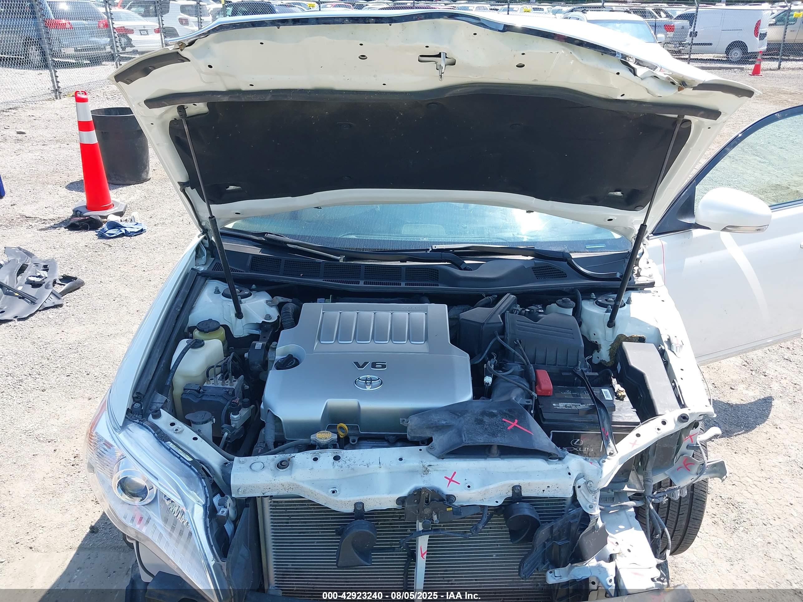 TOYOTA AVALON image 10
