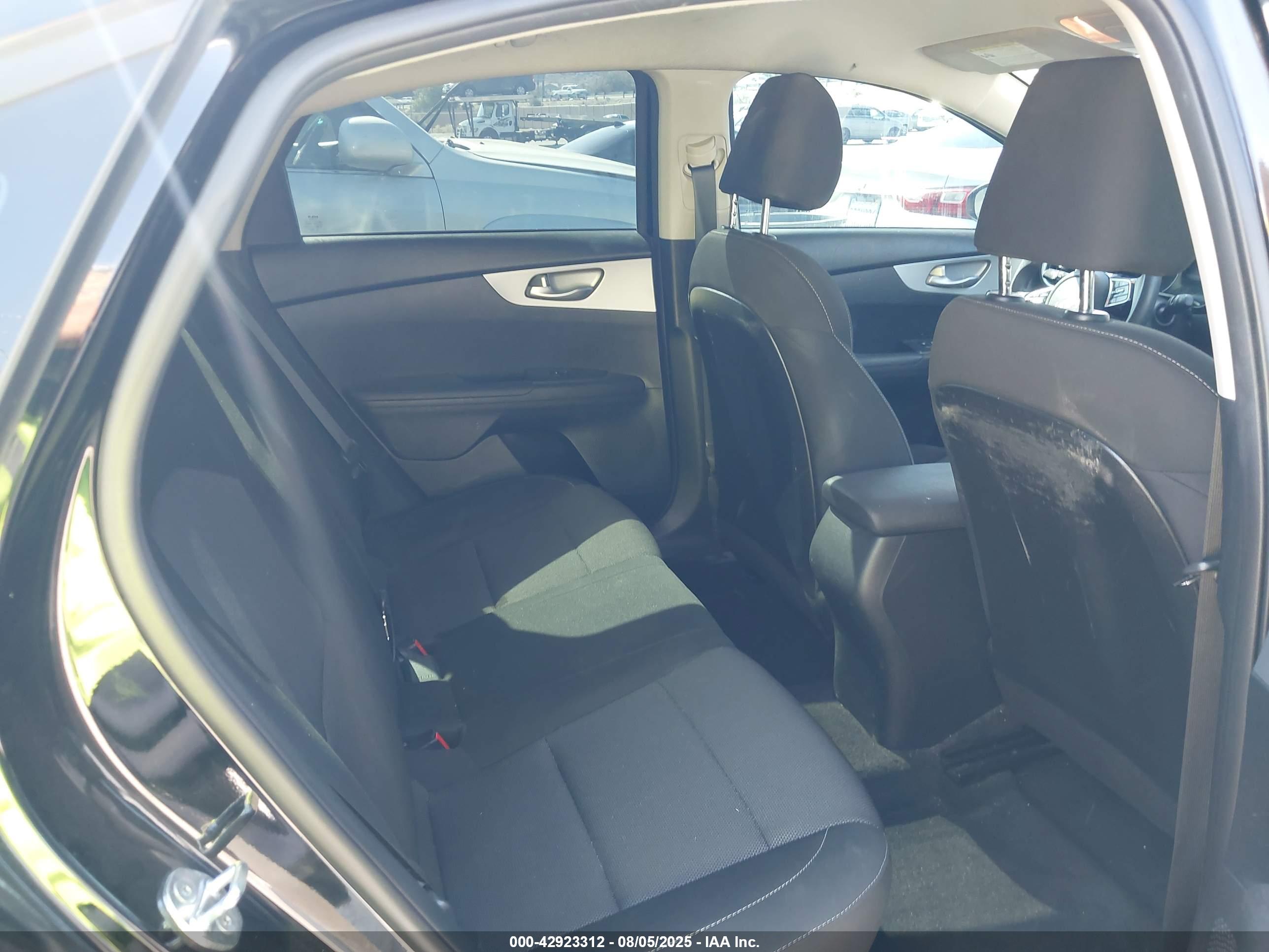 KIA FORTE image 8