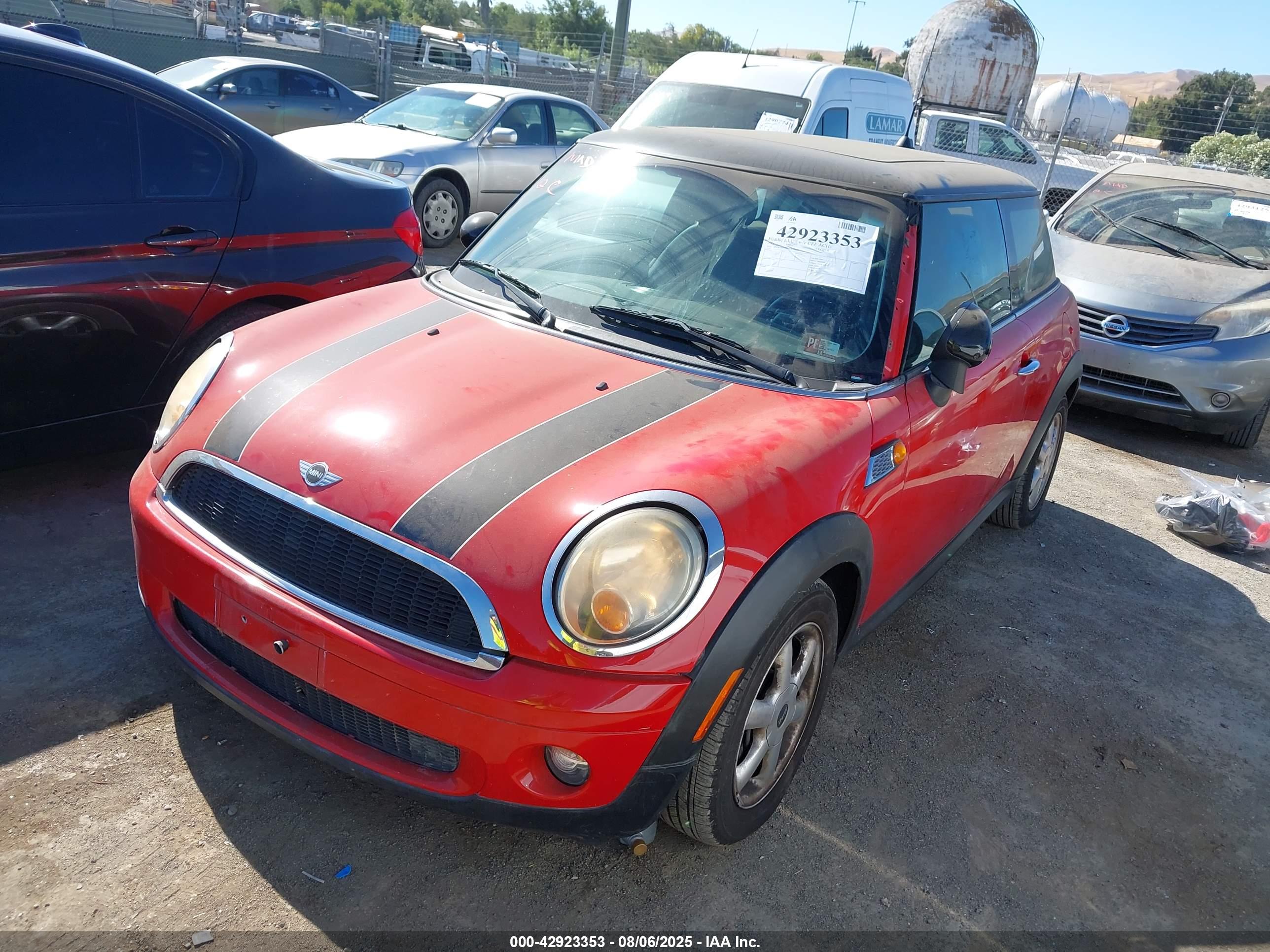 MINI COOPER image 2