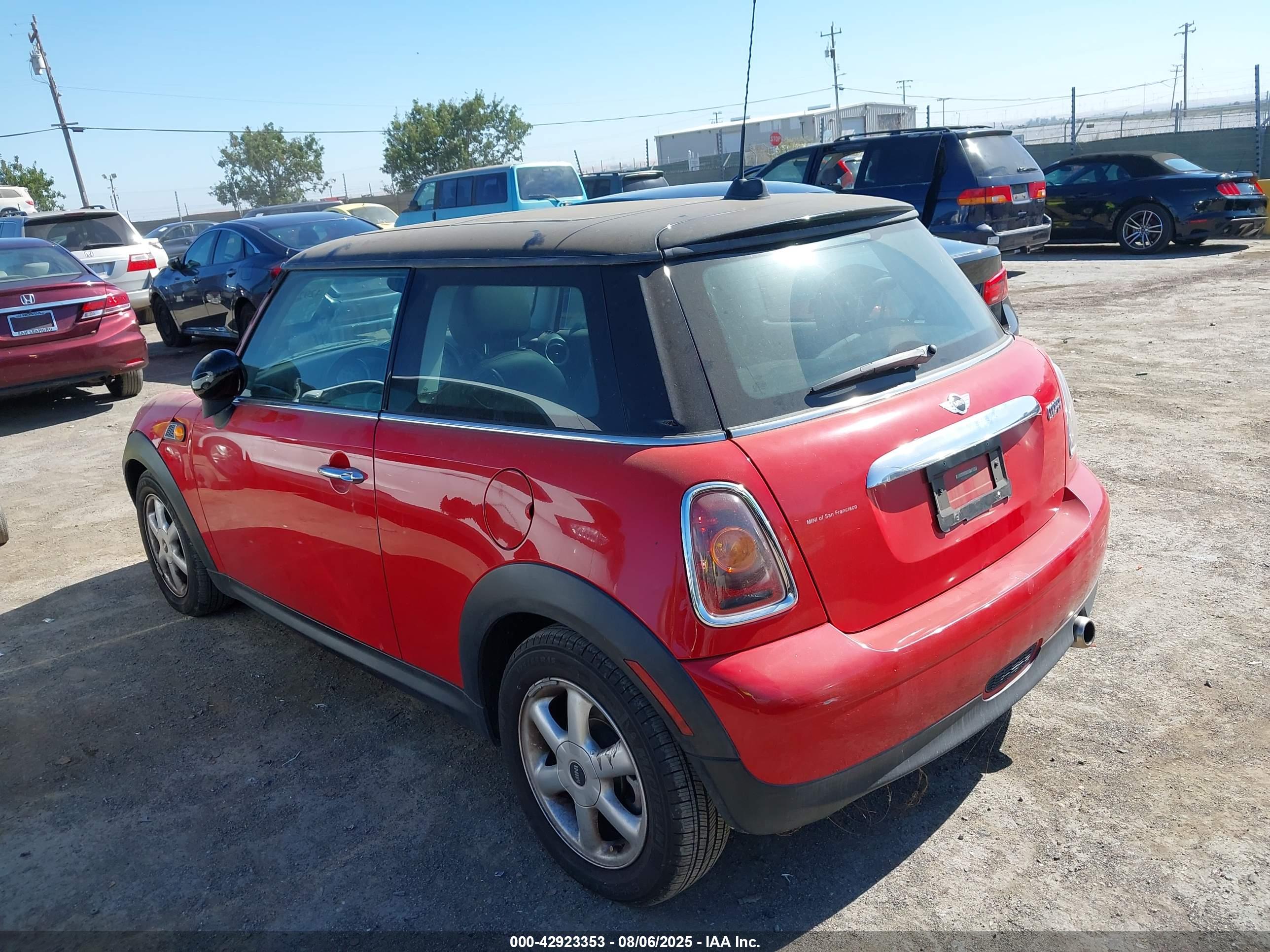 MINI COOPER image 3