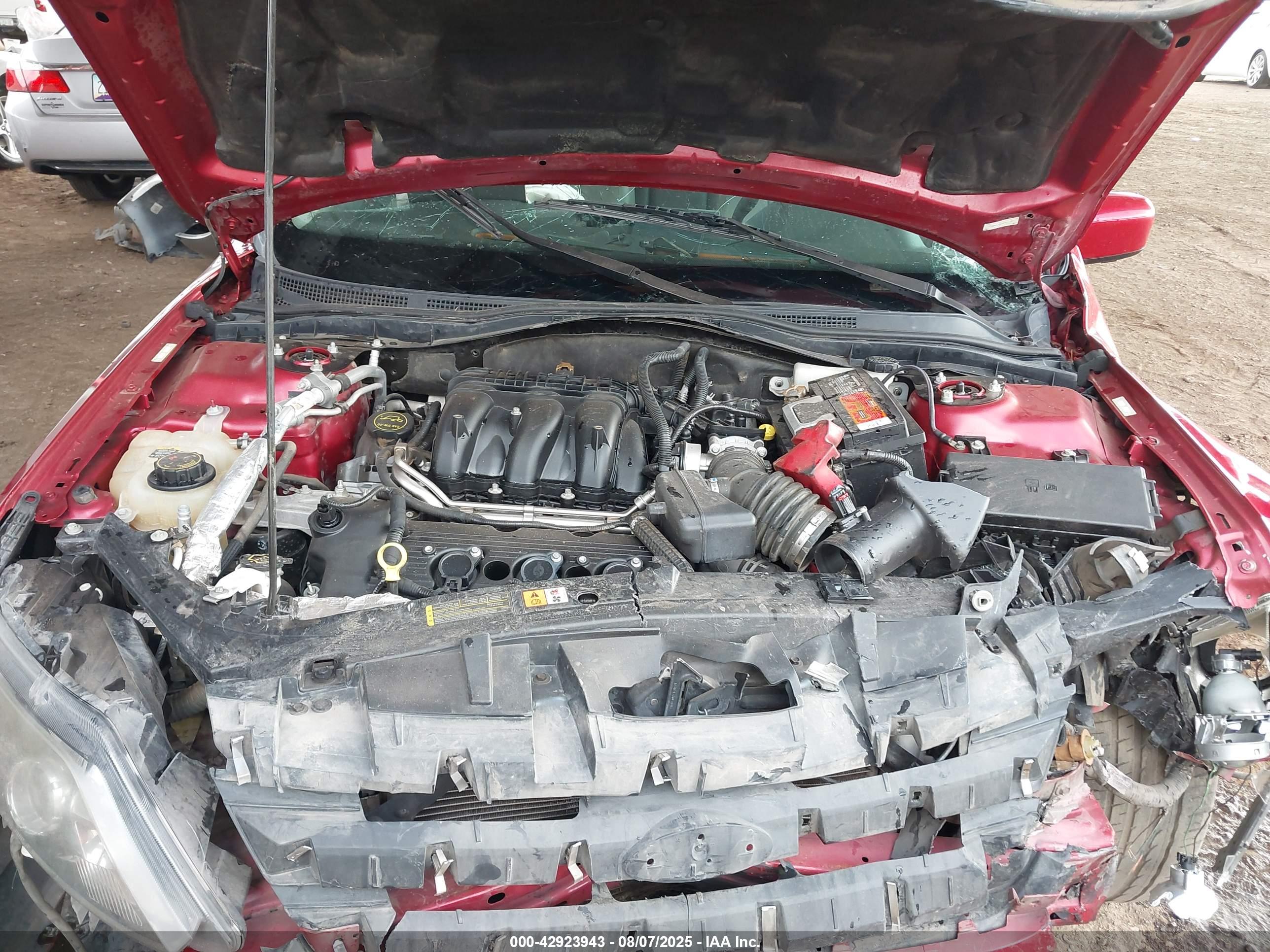 FORD FUSION image 10
