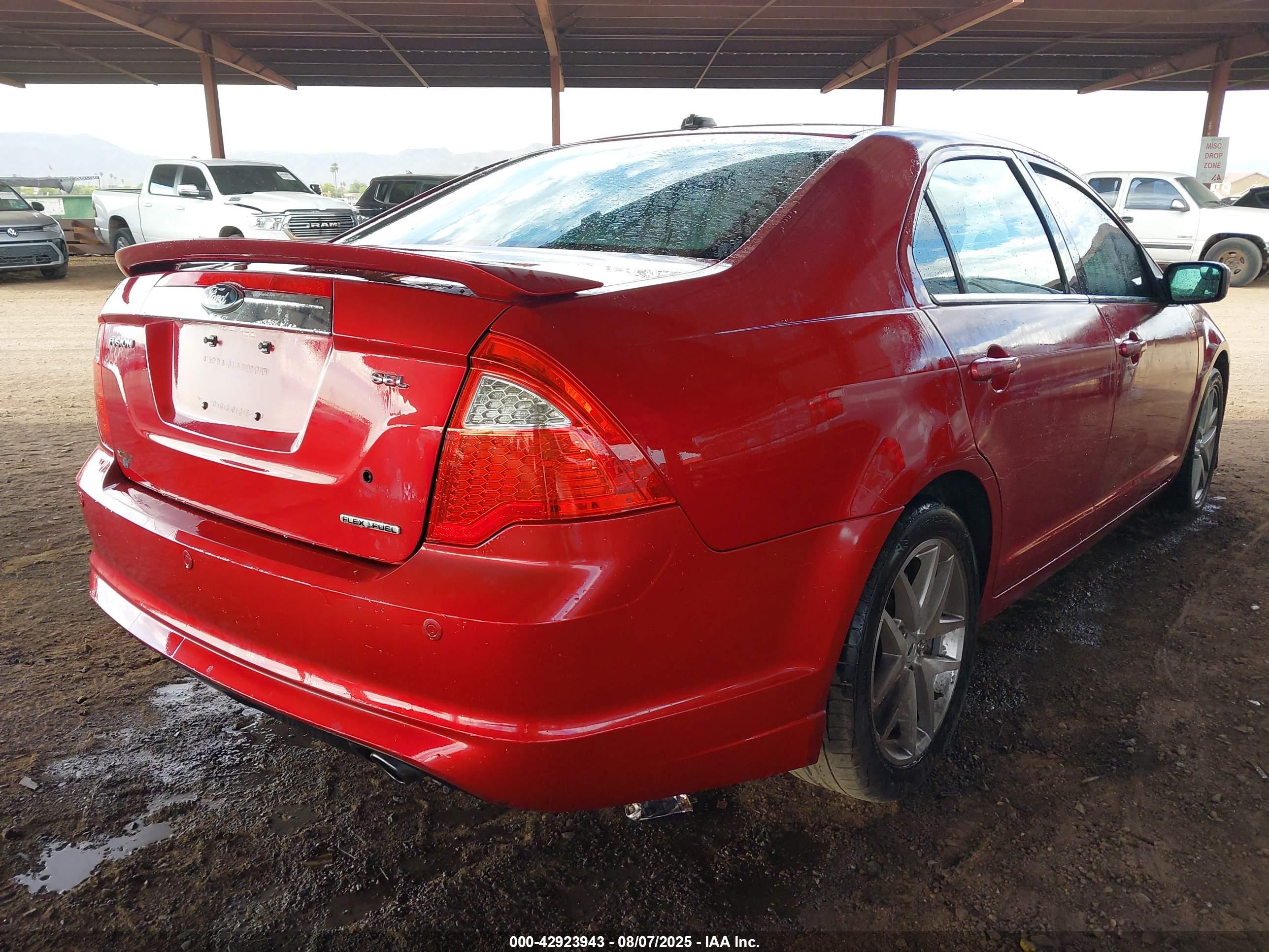 FORD FUSION image 4