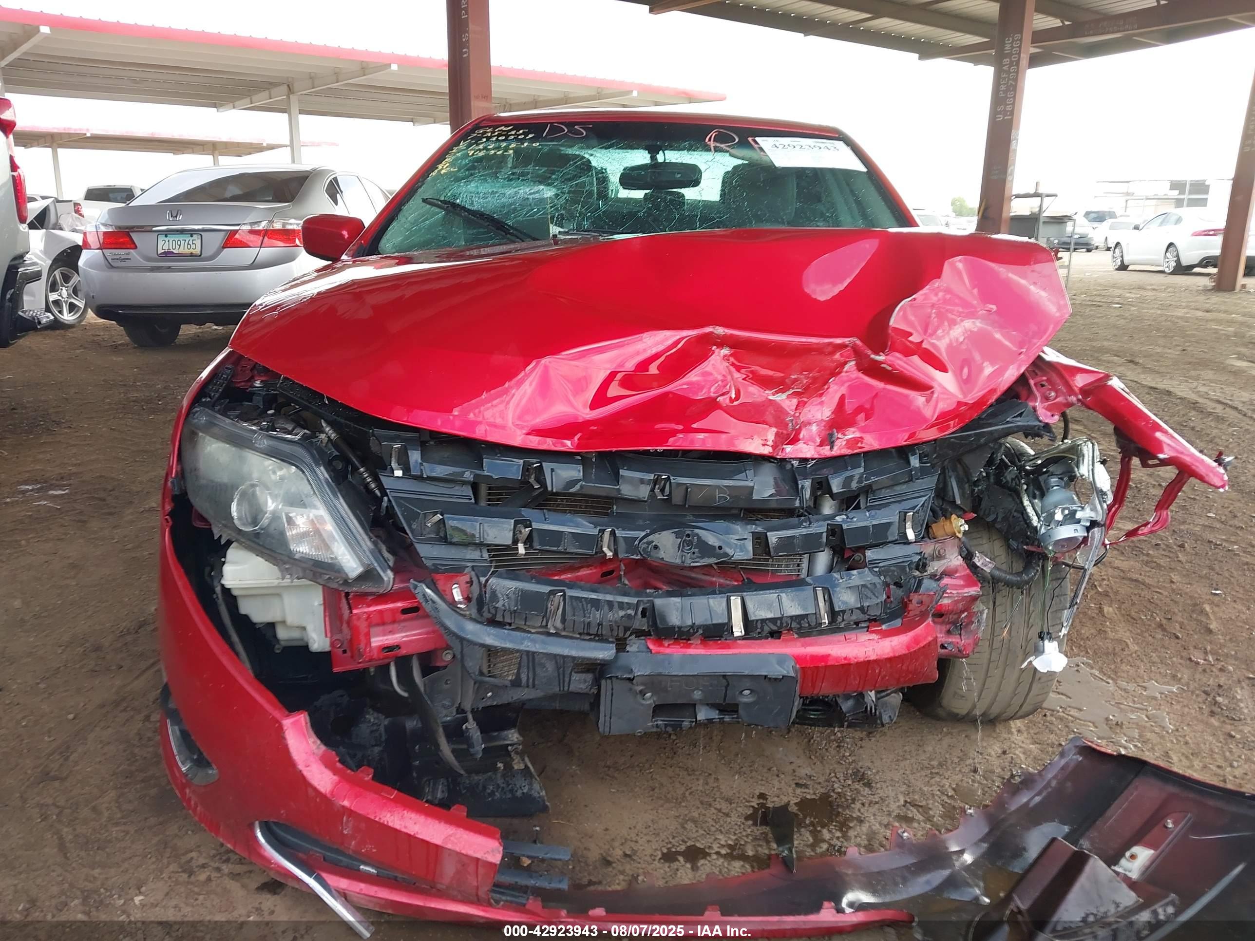 FORD FUSION image 6