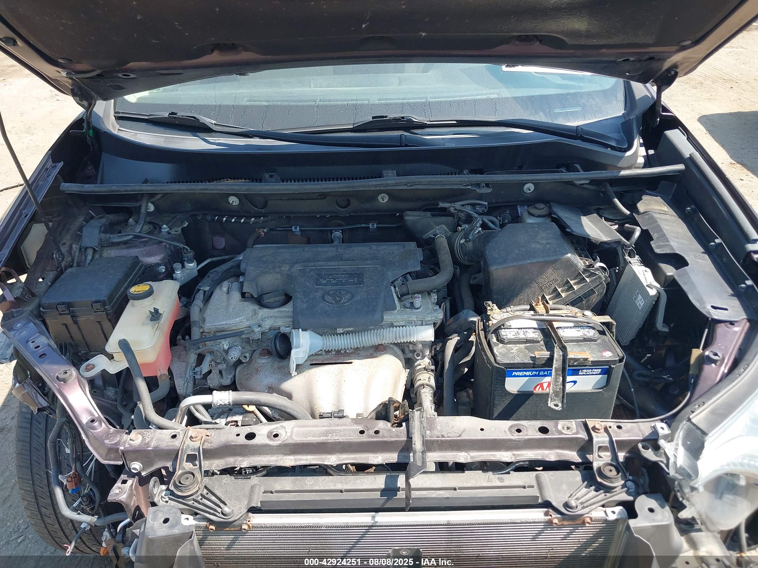 TOYOTA RAV4 image 10