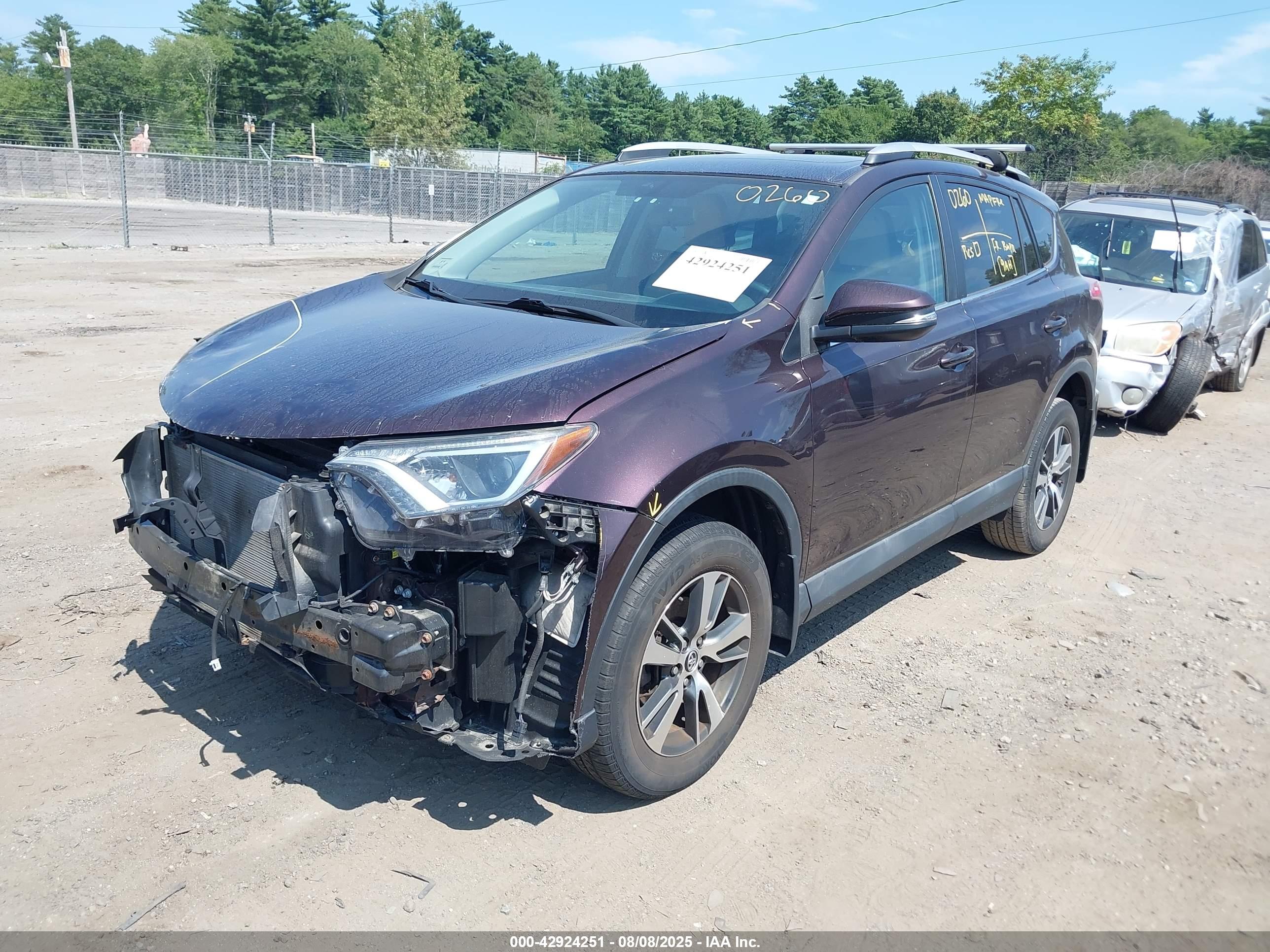TOYOTA RAV4 image 2