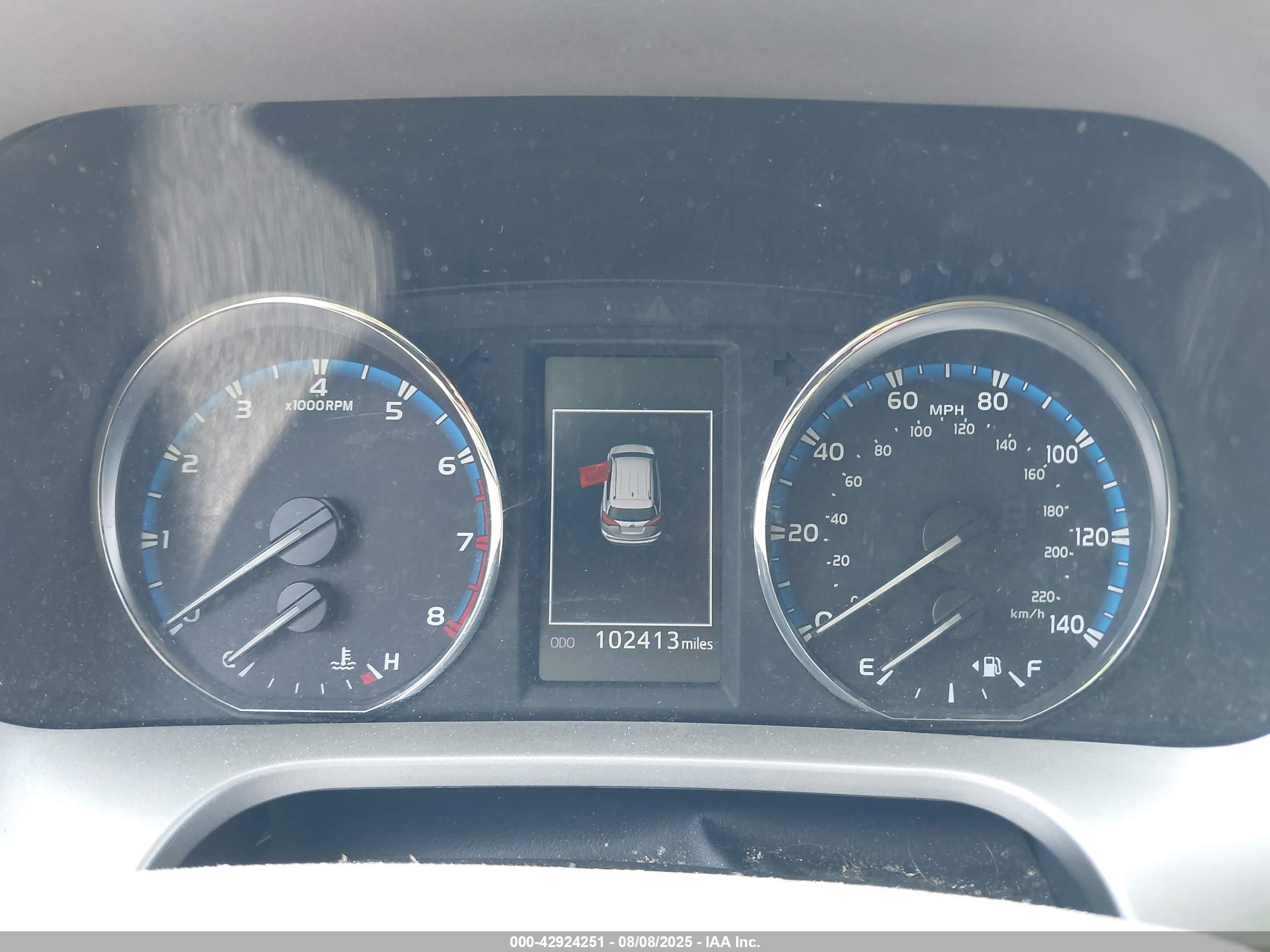 TOYOTA RAV4 image 7