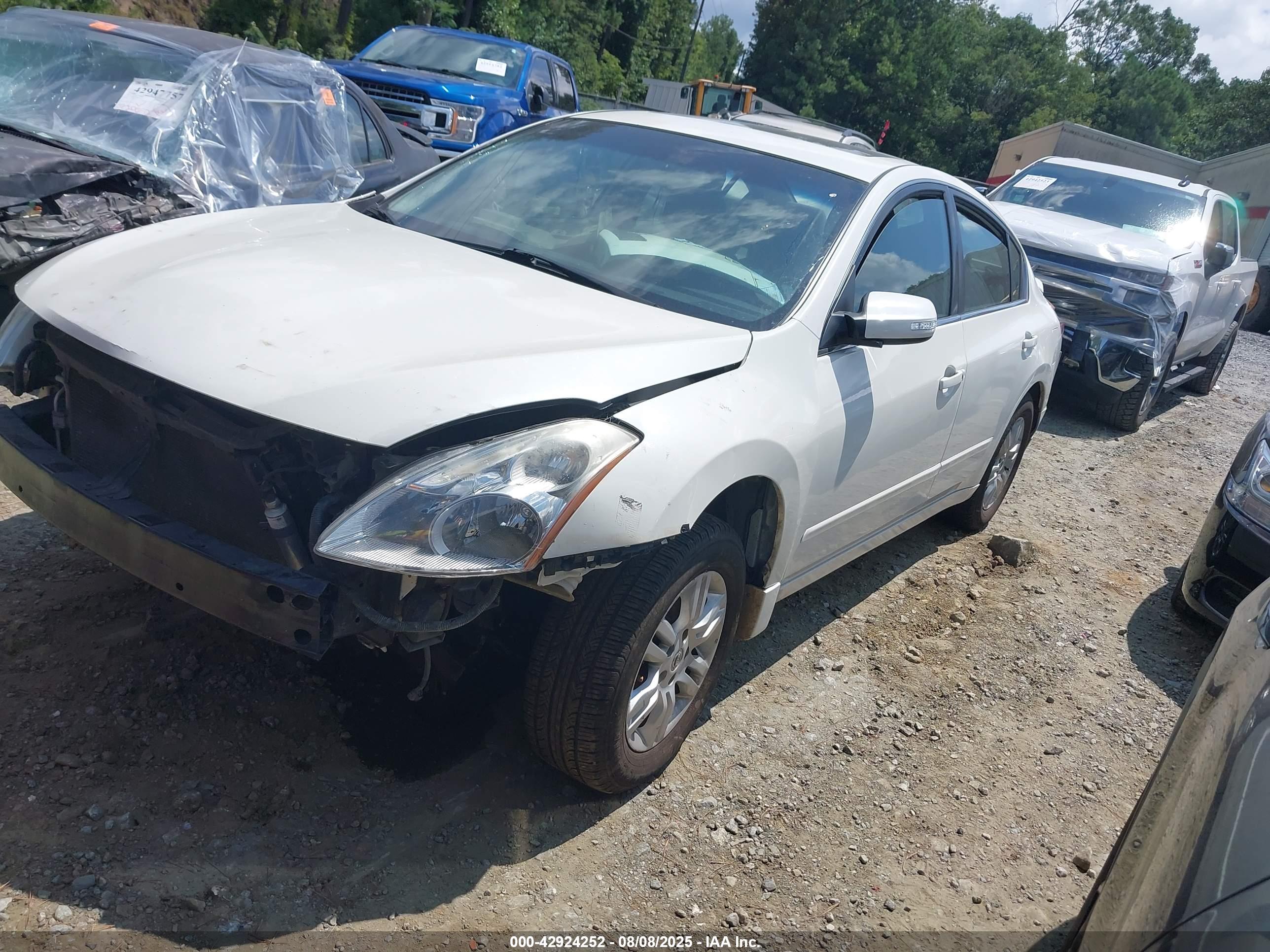 NISSAN ALTIMA image 2