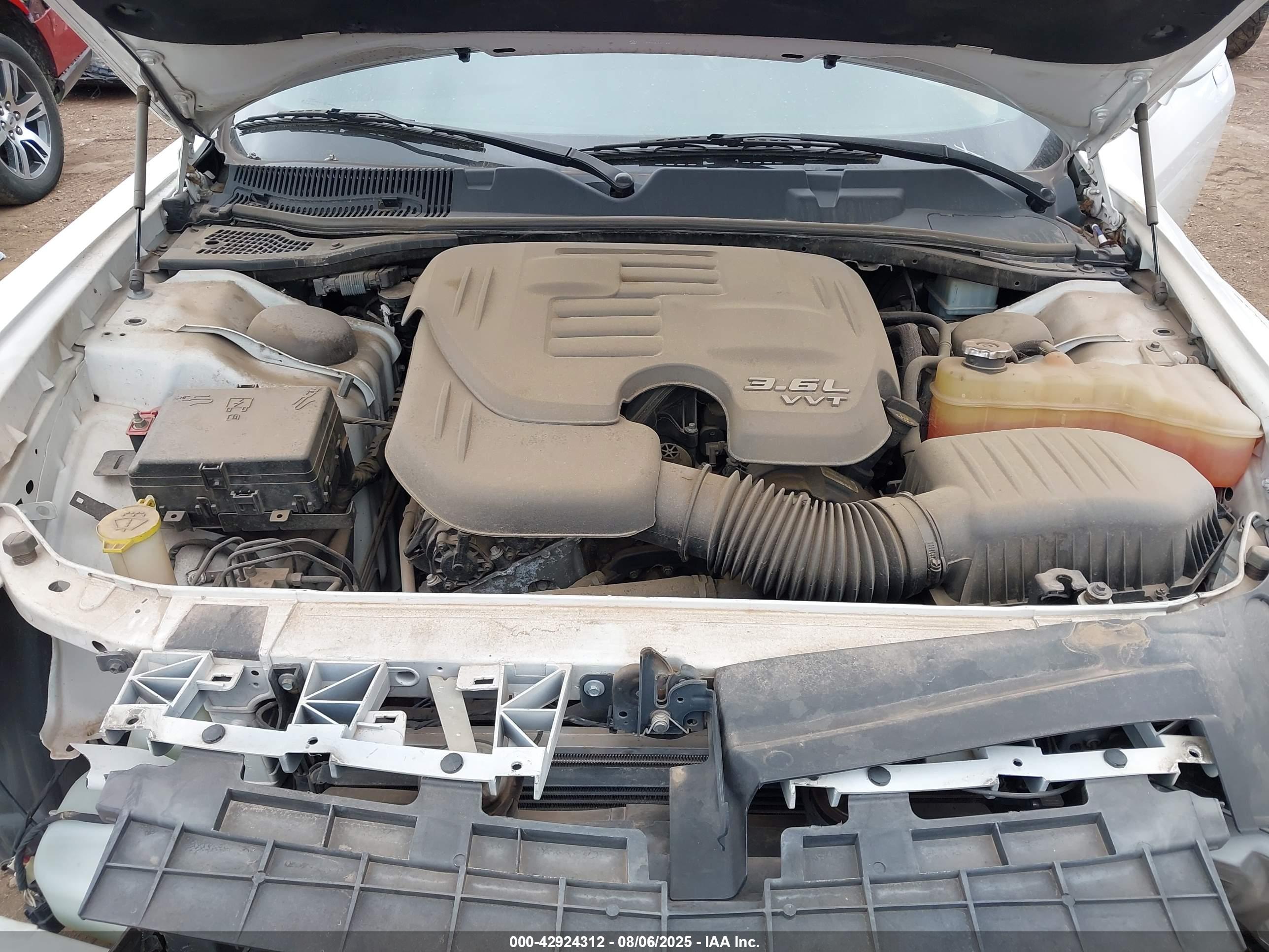 DODGE CHALLENGER image 10