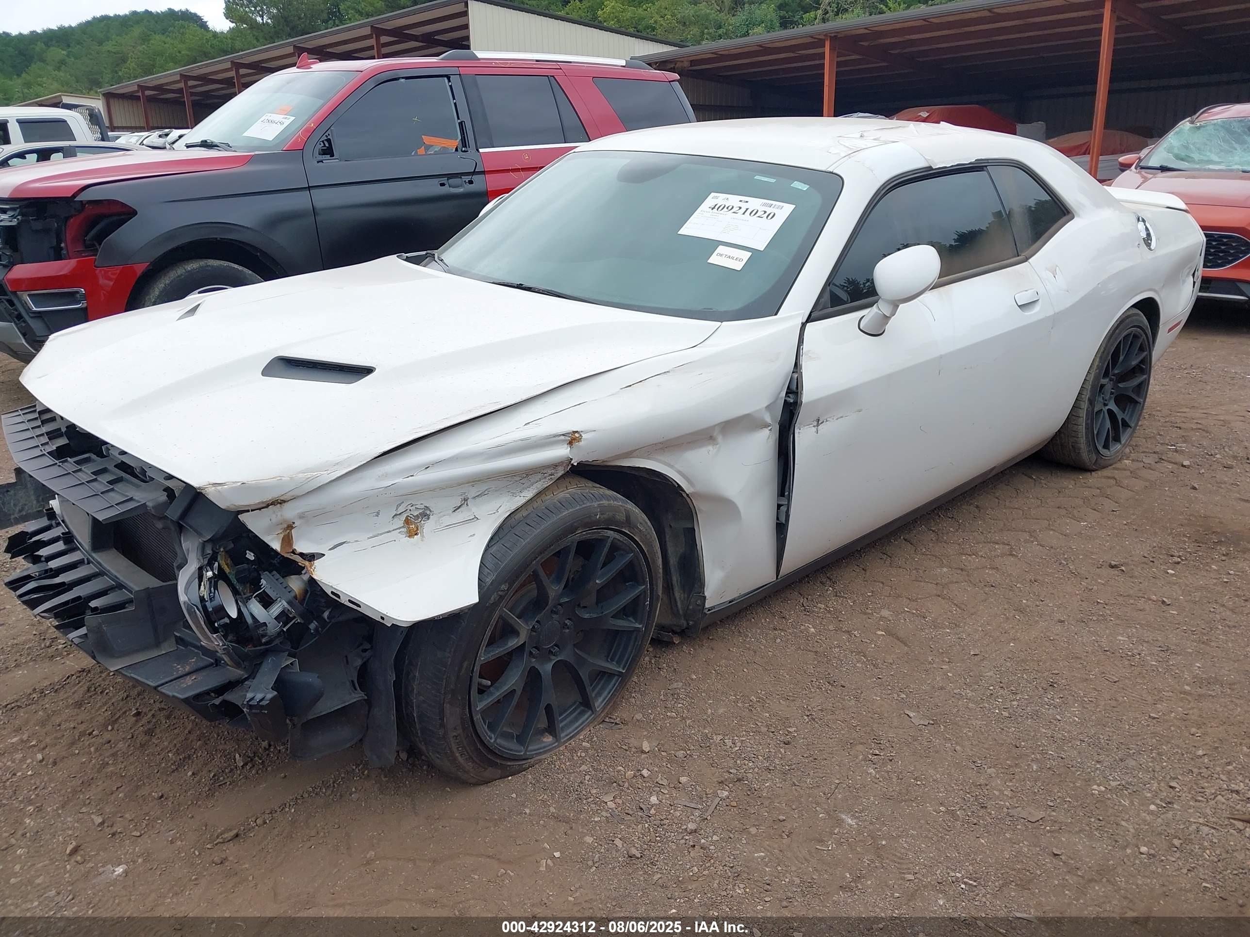 DODGE CHALLENGER image 2