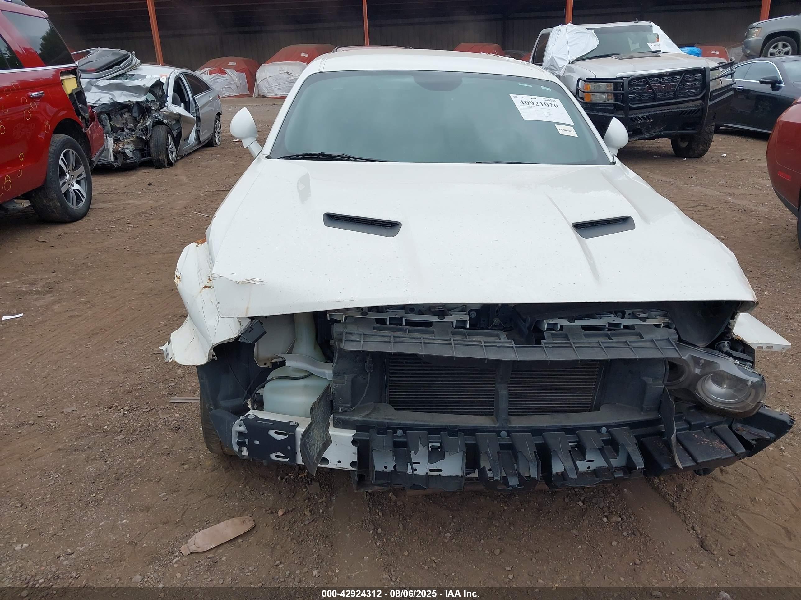 DODGE CHALLENGER image 6