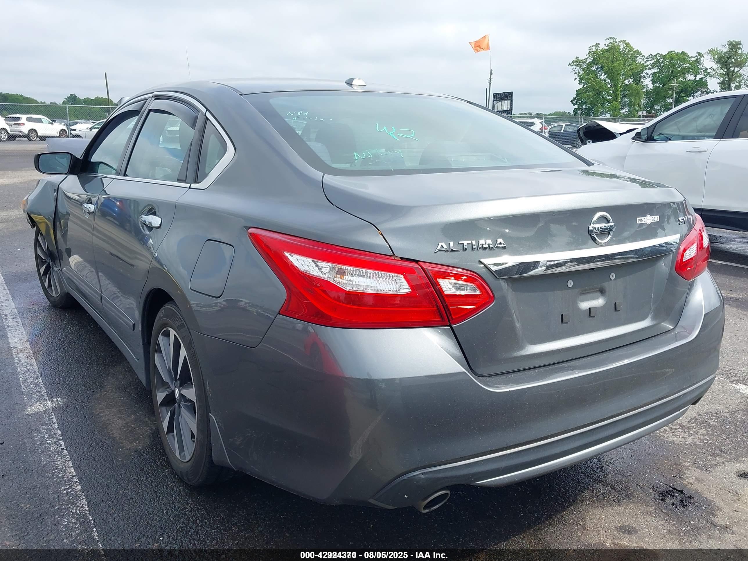 NISSAN ALTIMA image 3